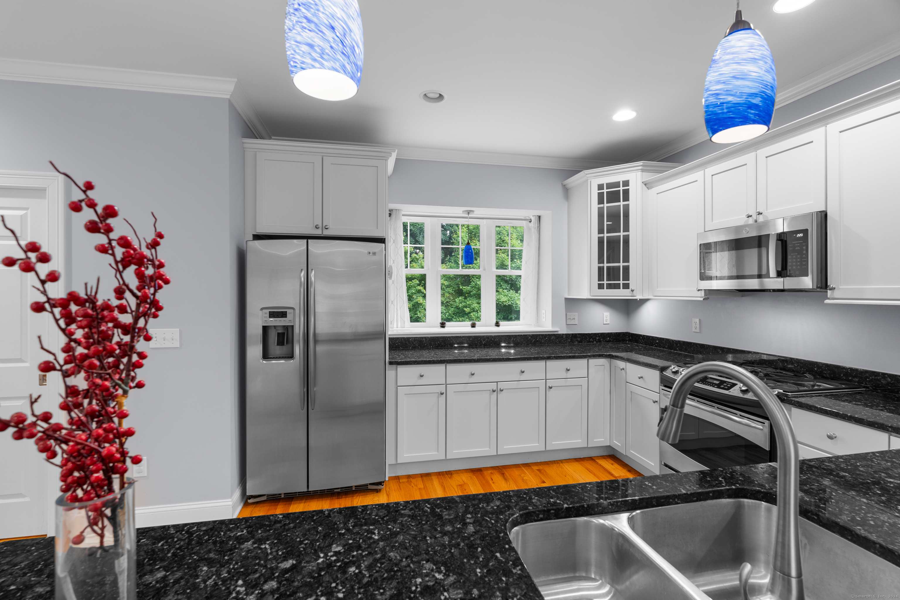 1092 Farmington Avenue APT E