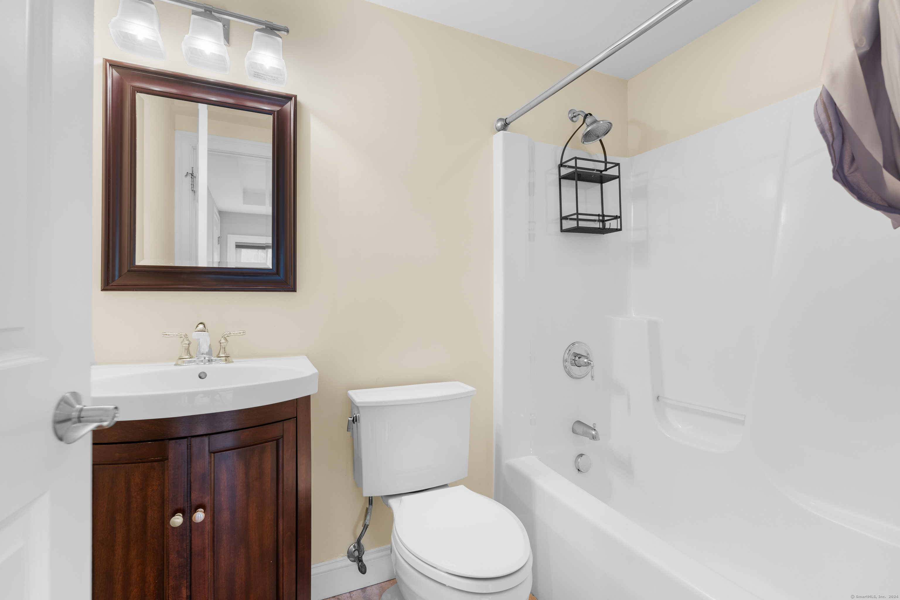 1092 Farmington Avenue APT E
