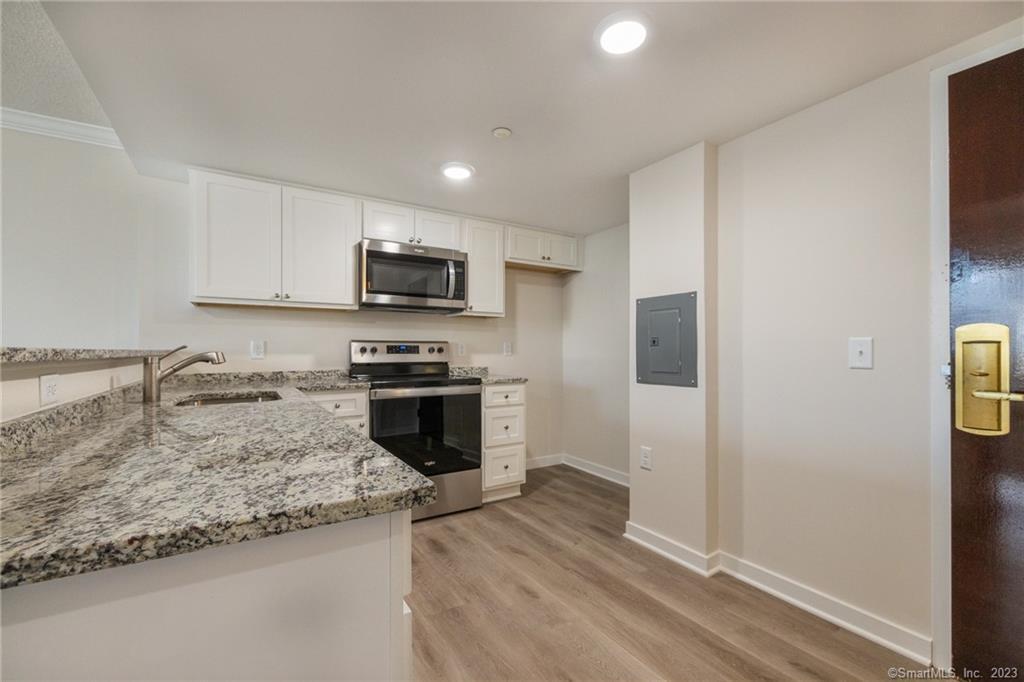 1070 Main Street 206
