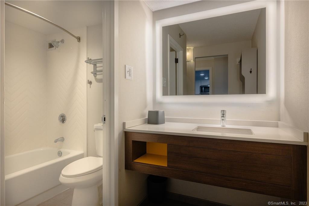 1070 Main Street 206