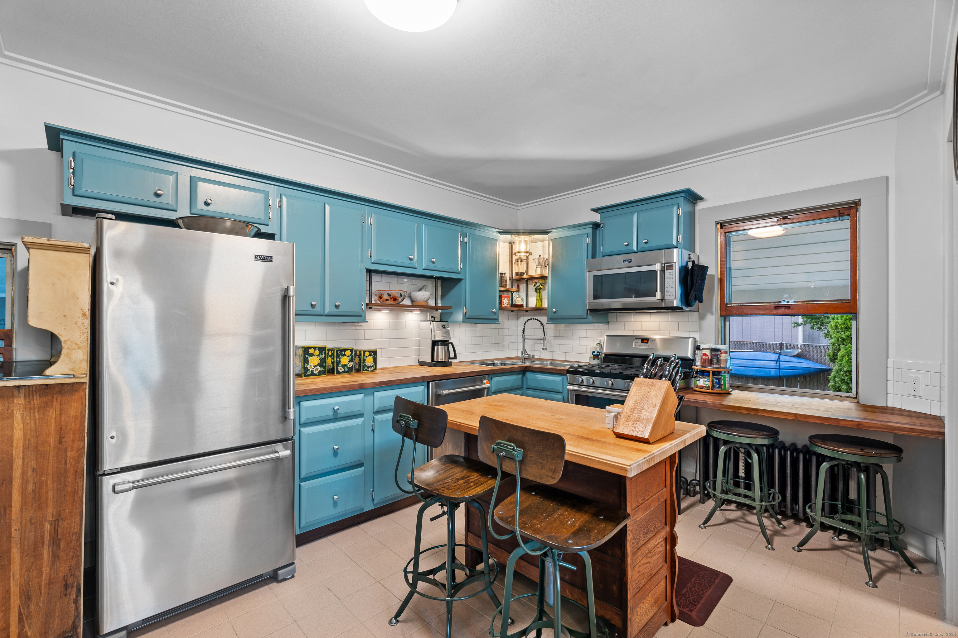 27 Andrews Avenue