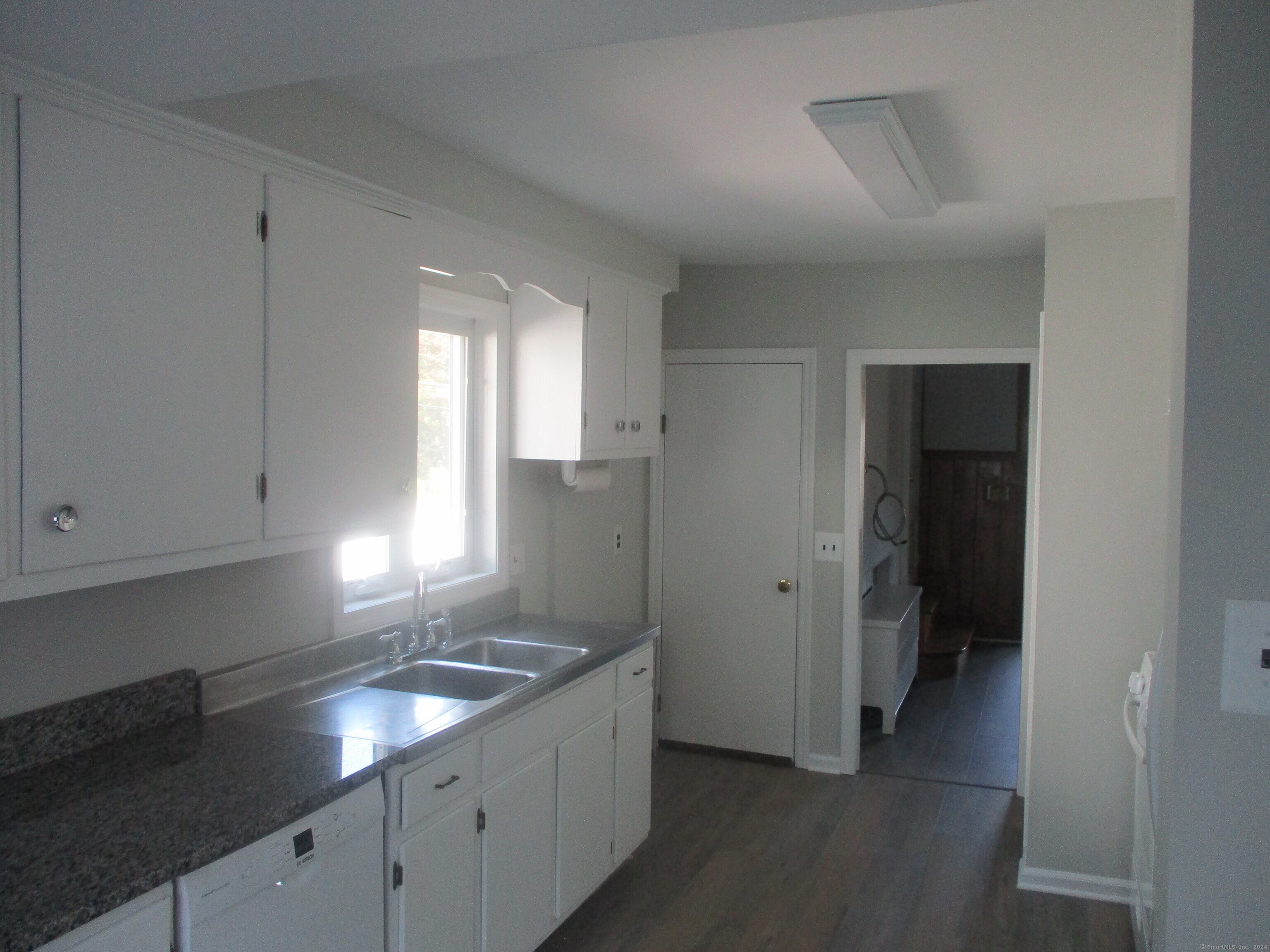 10 Leuvine Street 1