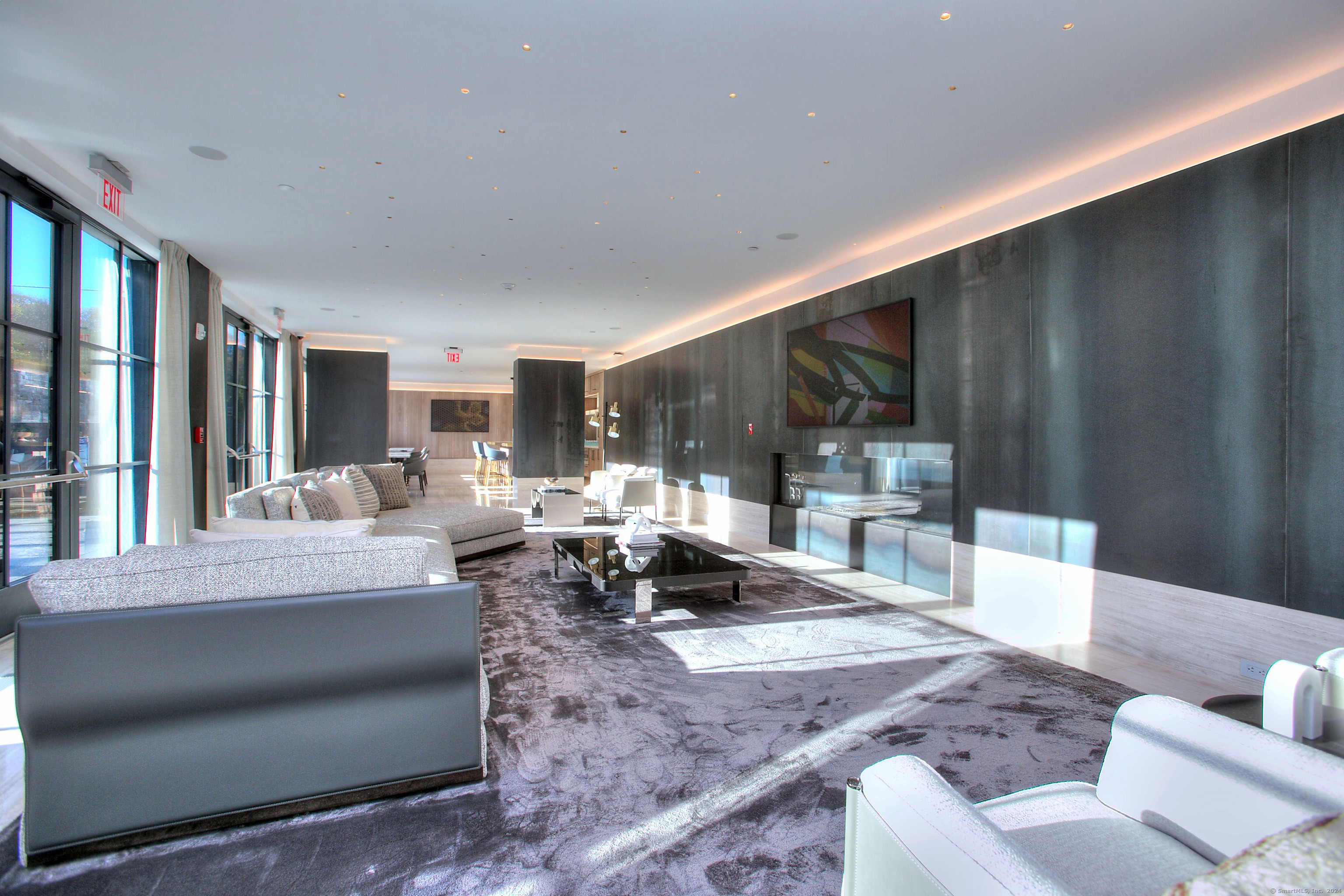 41 Richmondville Avenue 212