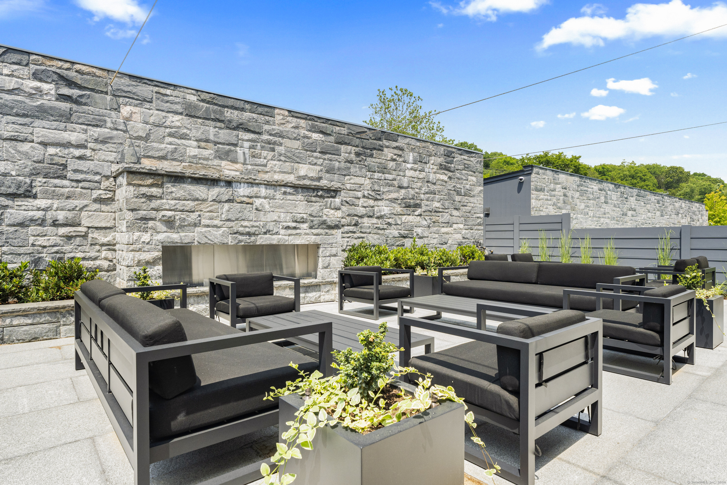 41 Richmondville Avenue 212