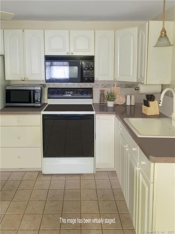 28 Powder Horn Road