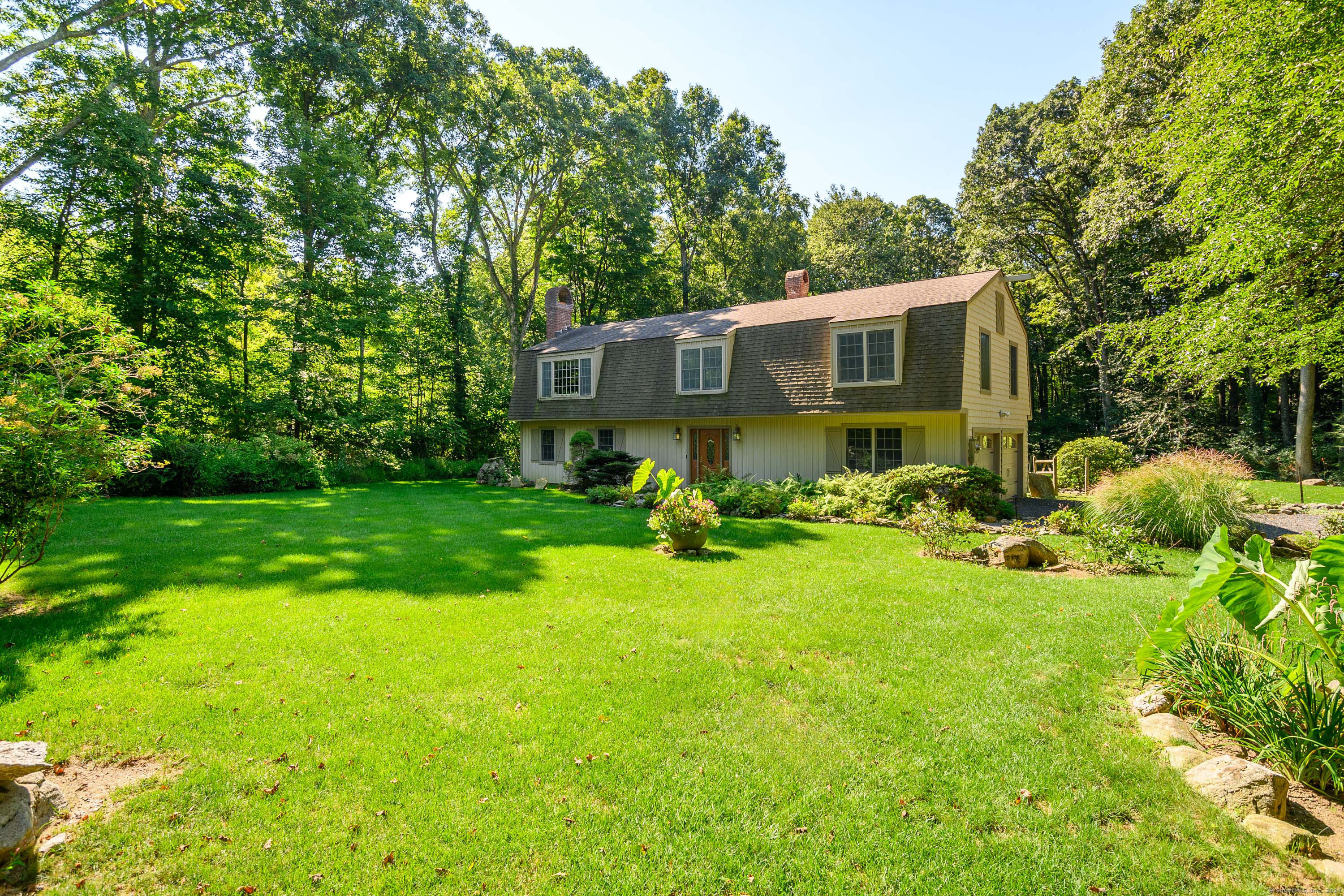 8 Crabapple Lane