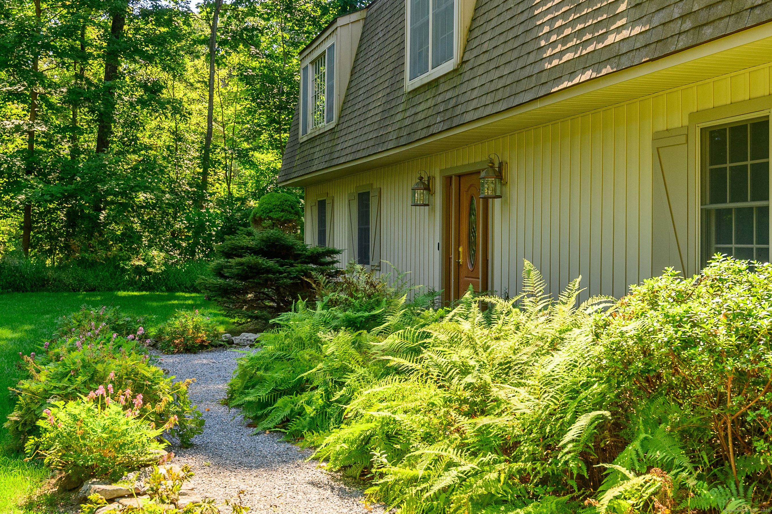 8 Crabapple Lane