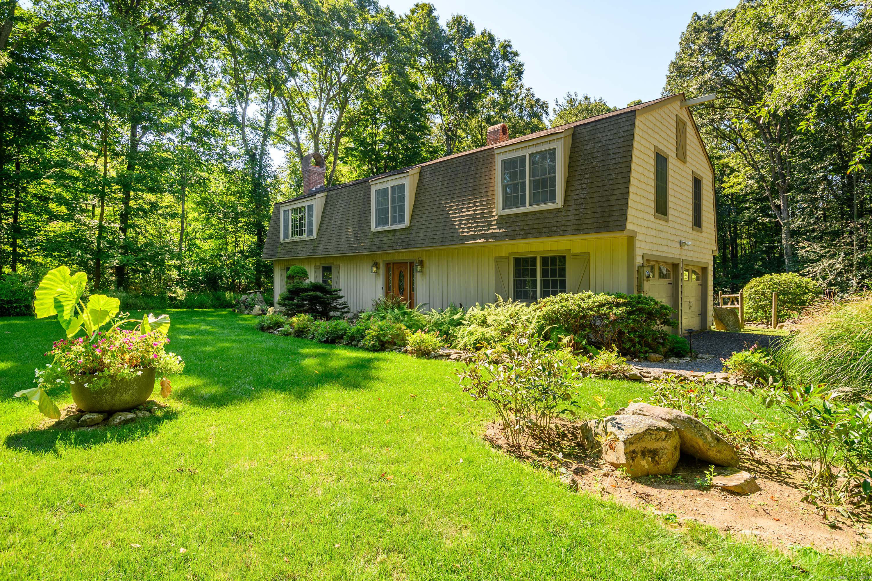 8 Crabapple Lane