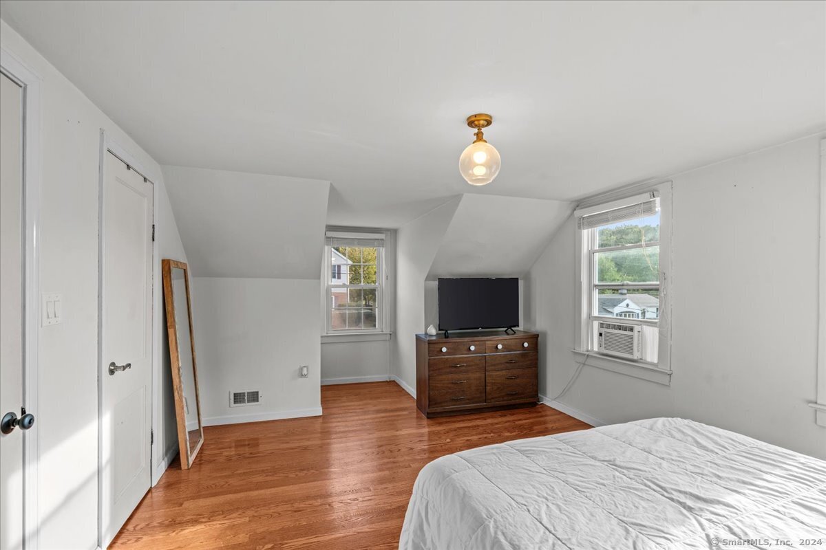 19 Lakeview Avenue