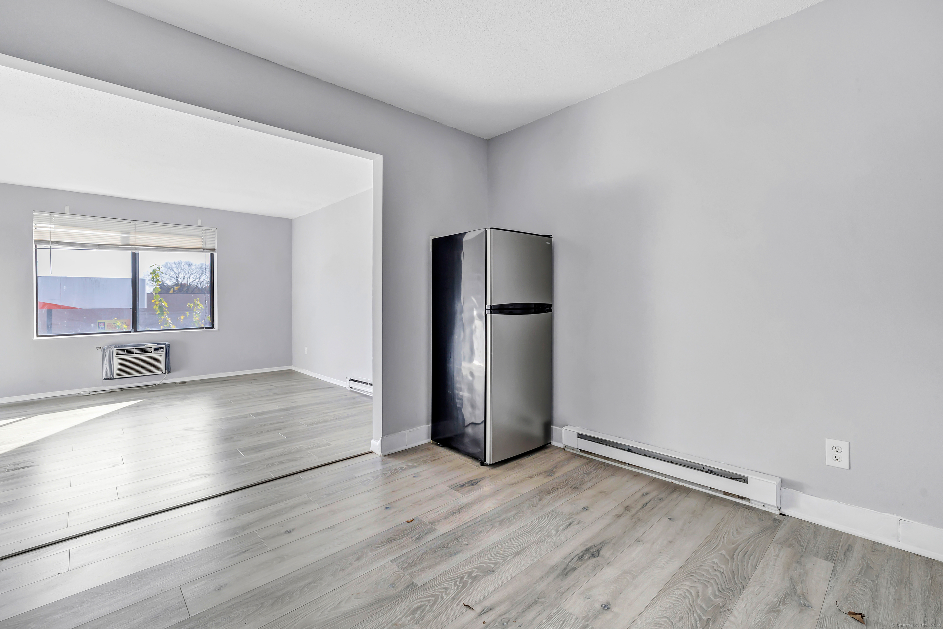 289 Main Avenue 5