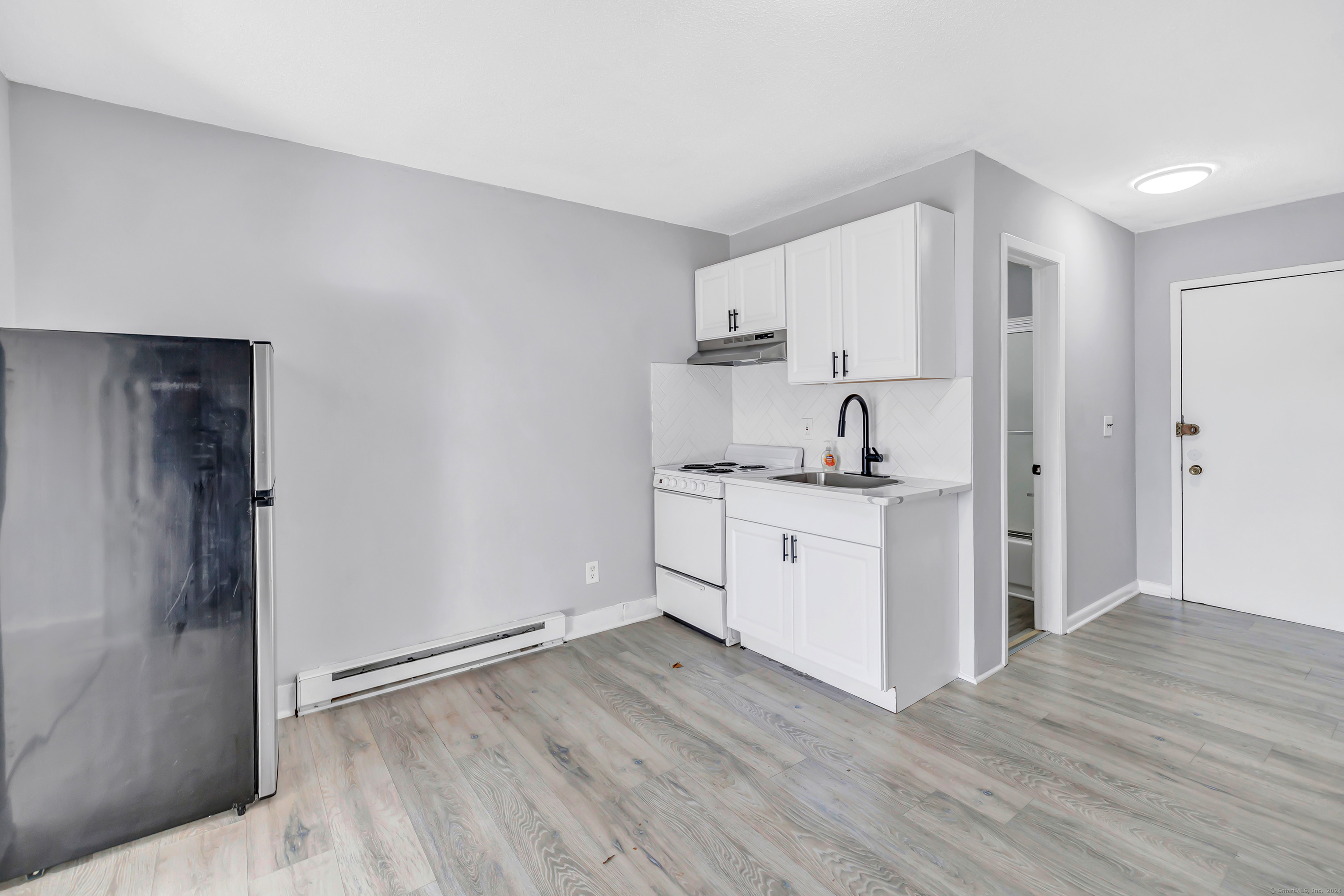 289 Main Avenue 5