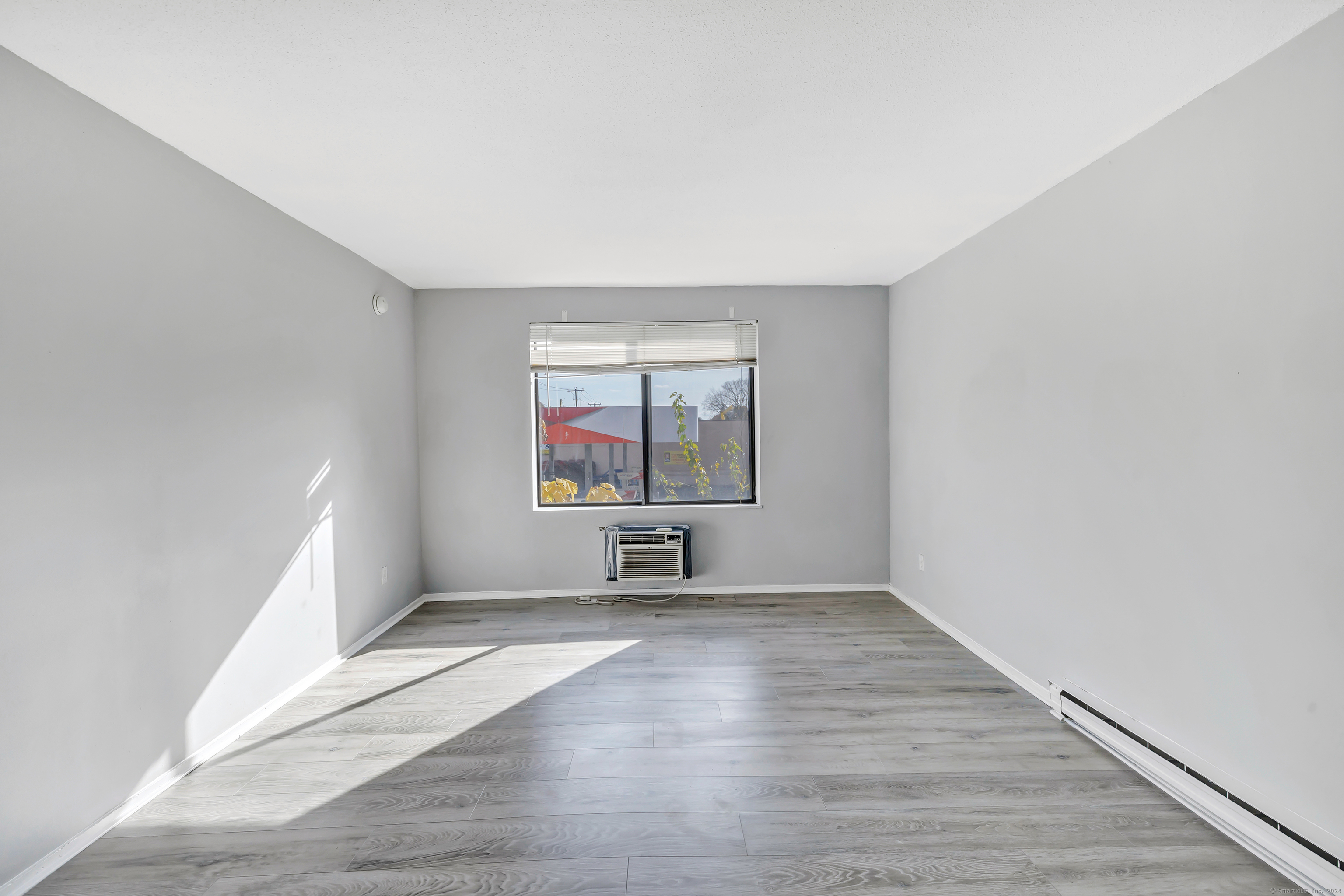 289 Main Avenue 5