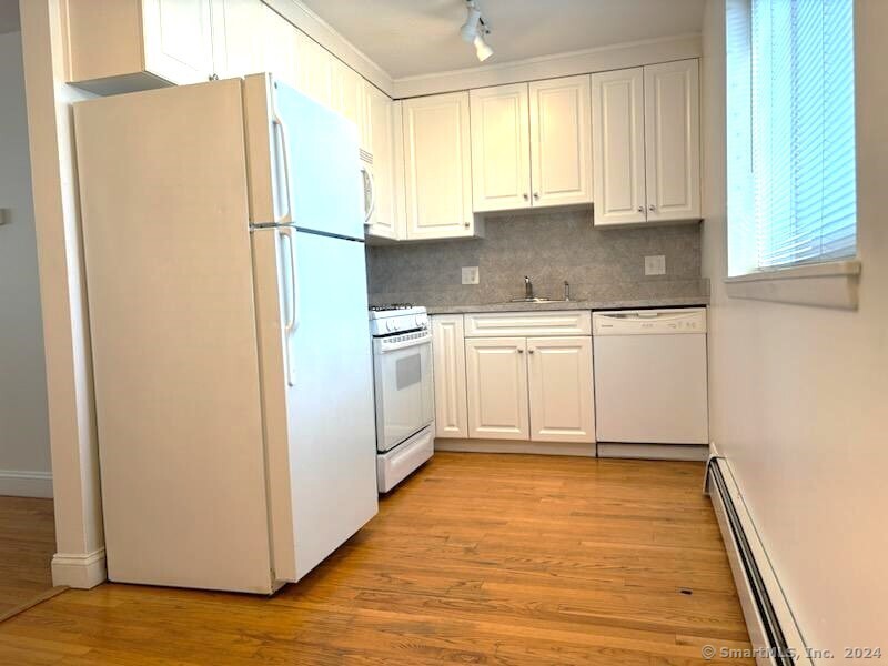 4 Van Zant Street B7