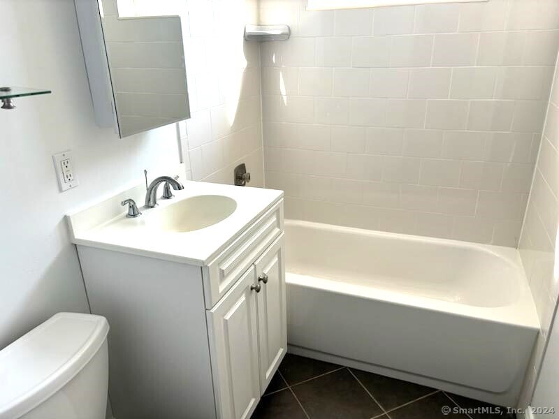4 Van Zant Street B7