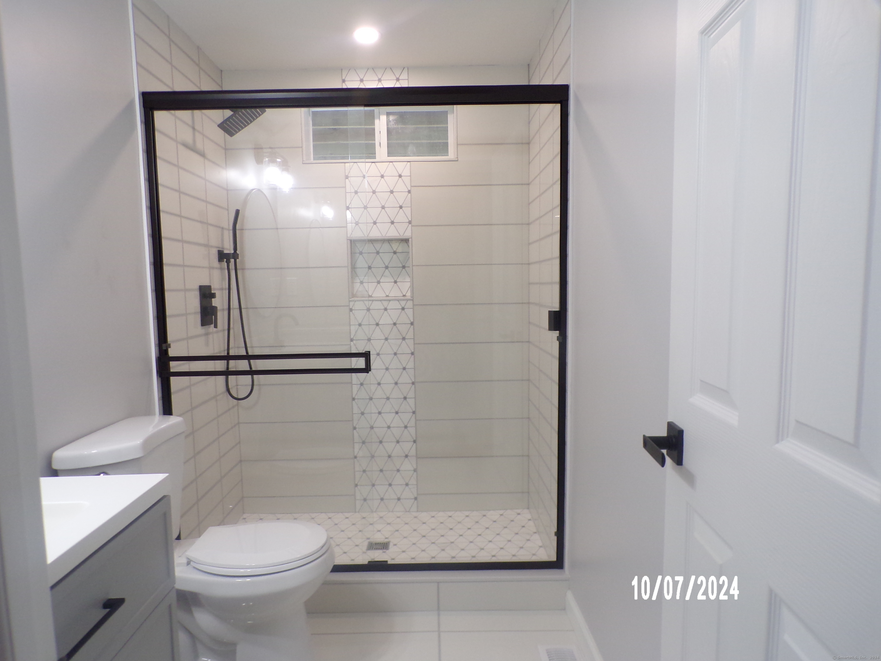 28 South Cliff Street 2nd Flr.