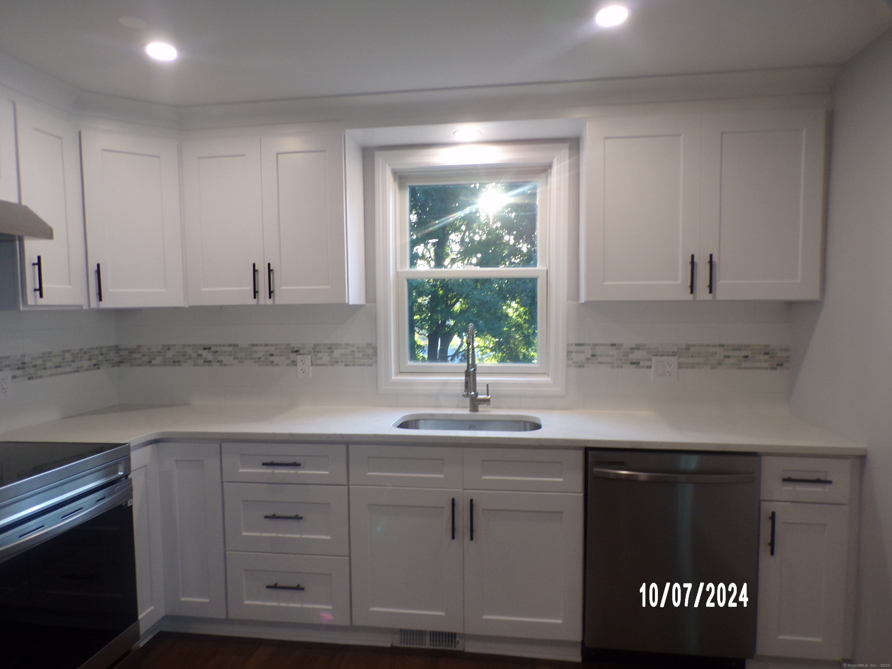 28 South Cliff Street 2nd Flr.