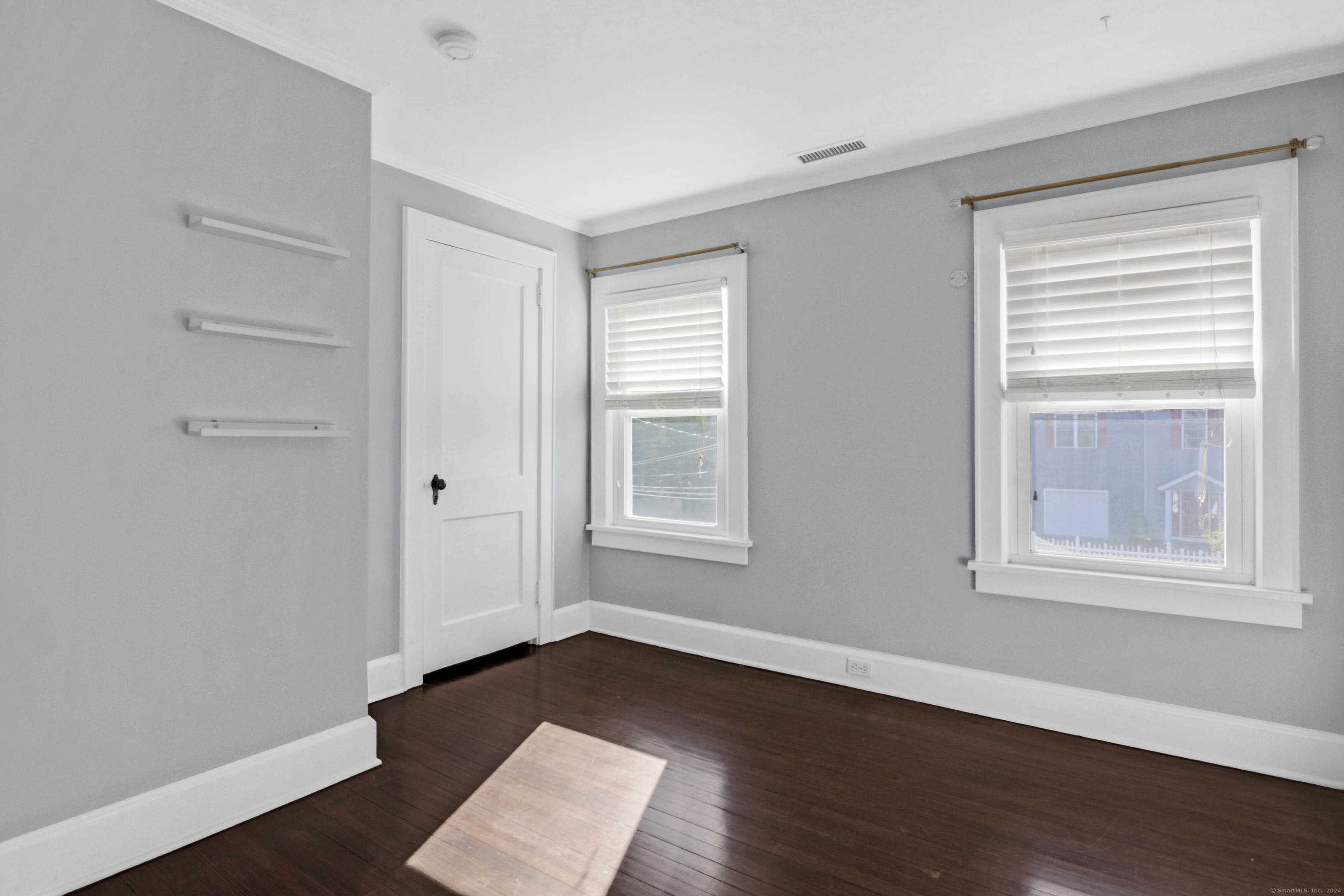 16 Douglas Avenue A
