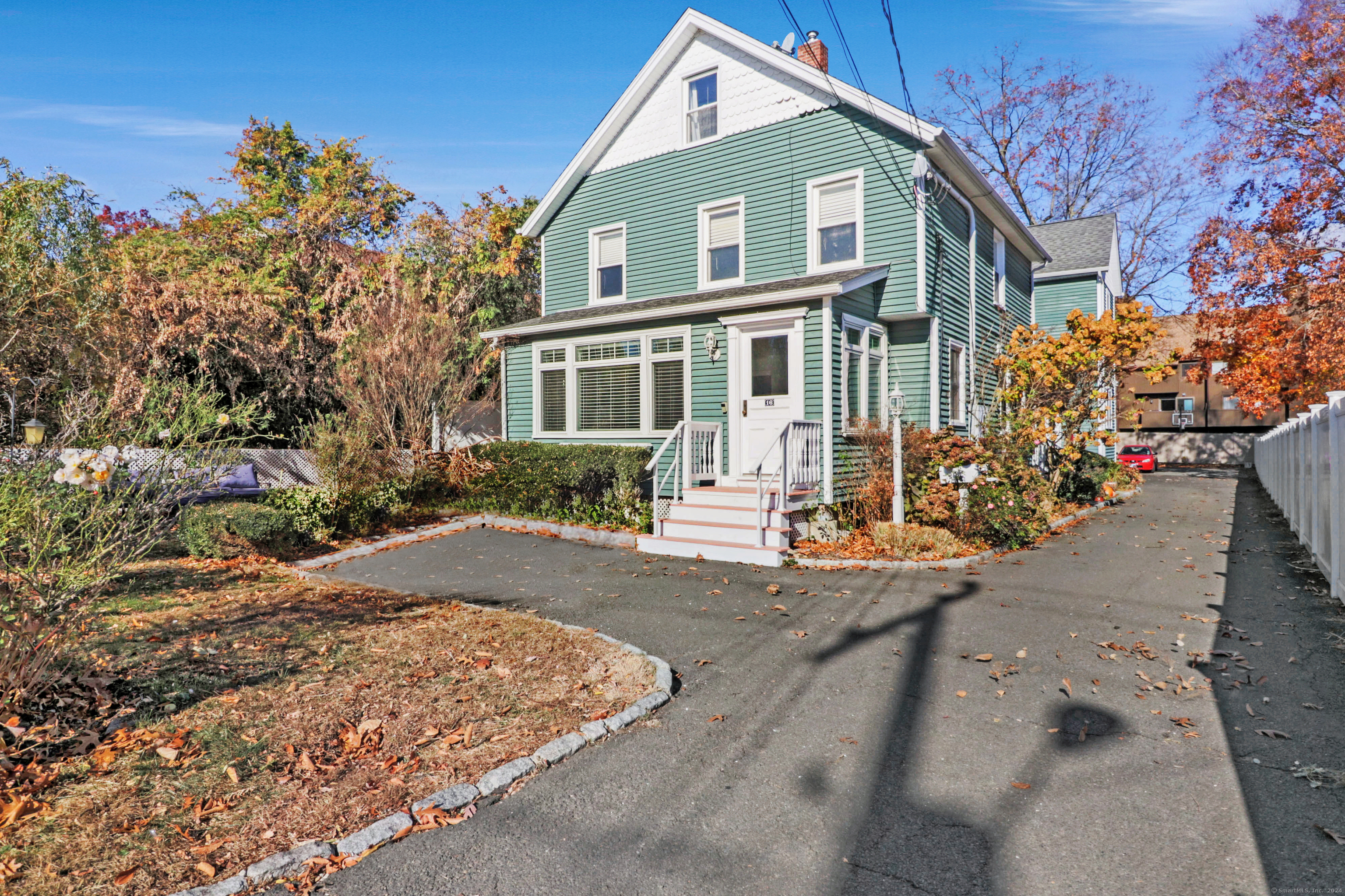 16 Douglas Avenue A