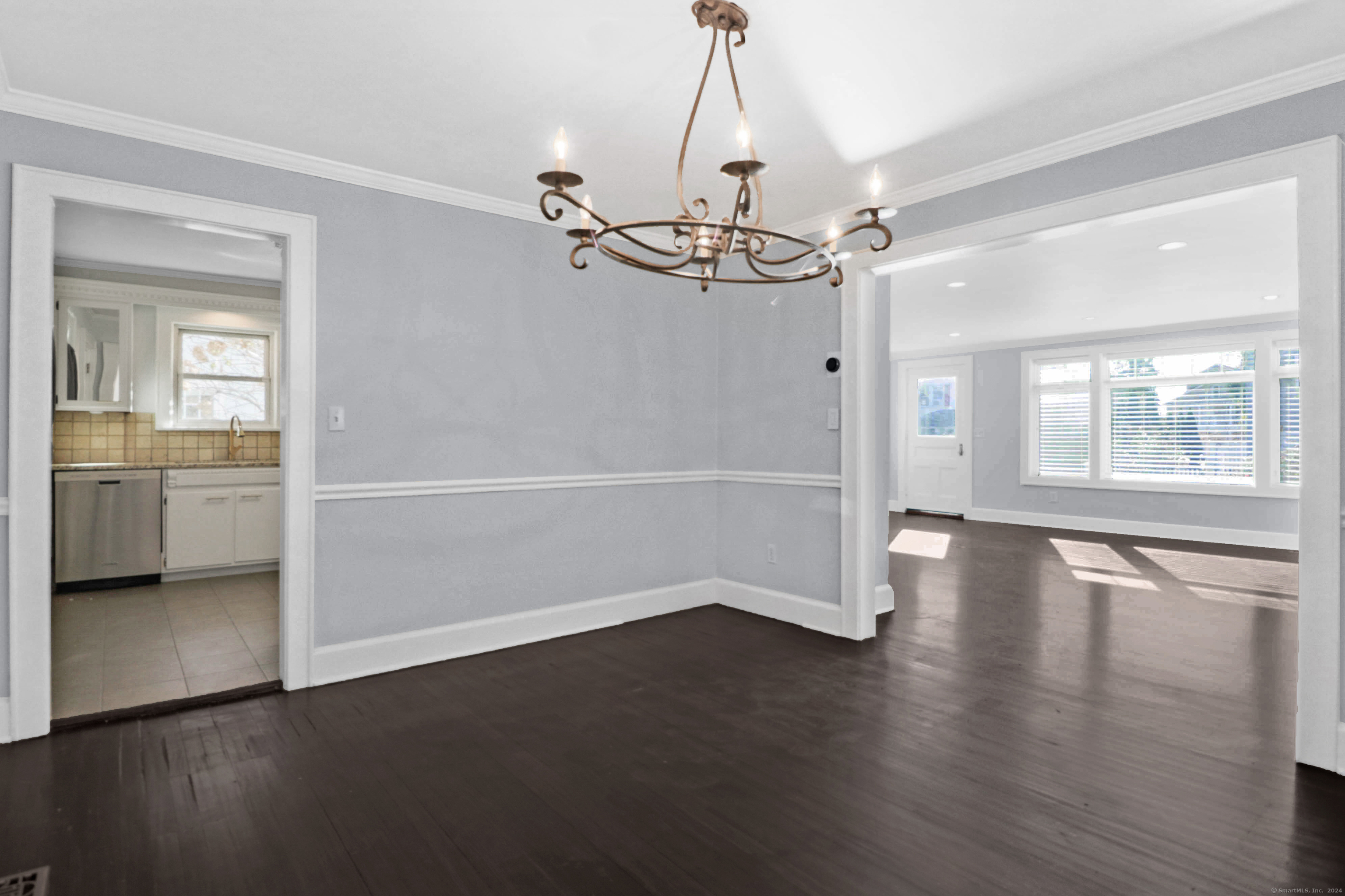 16 Douglas Avenue A