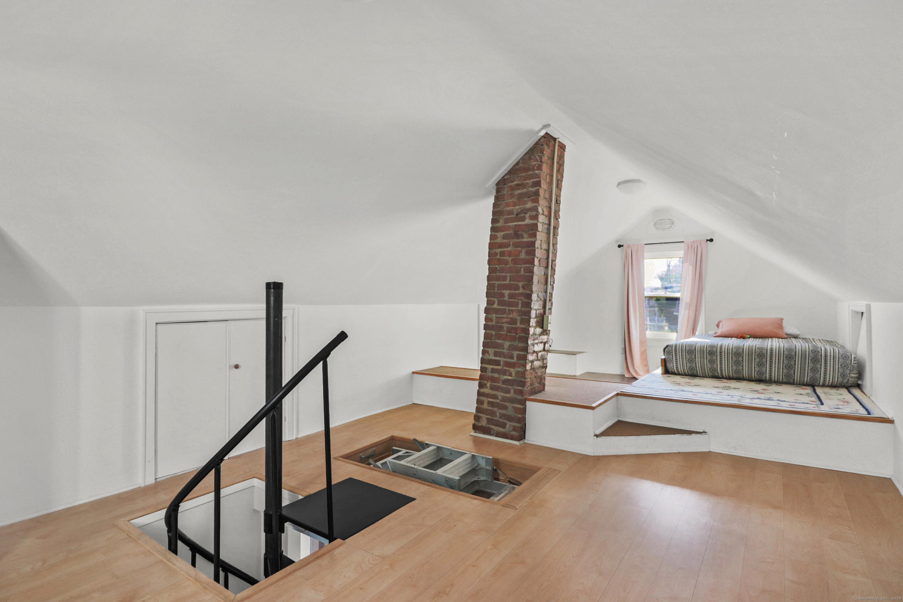 16 Douglas Avenue A