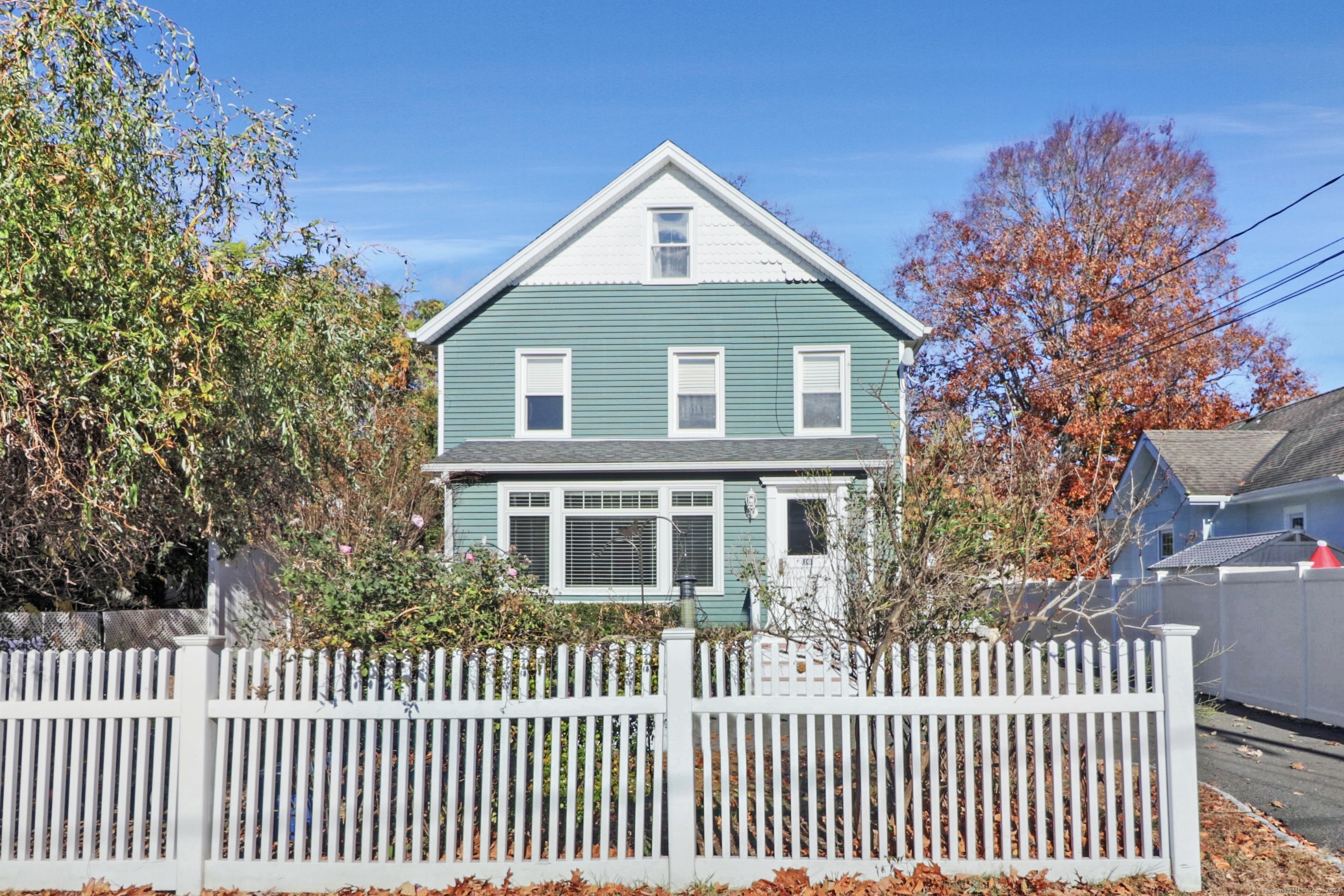 16 Douglas Avenue A