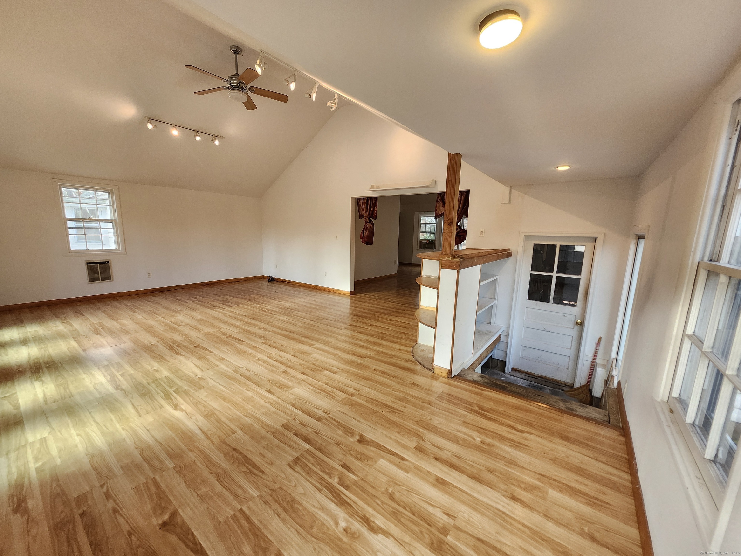 19 Meadowbrook Road