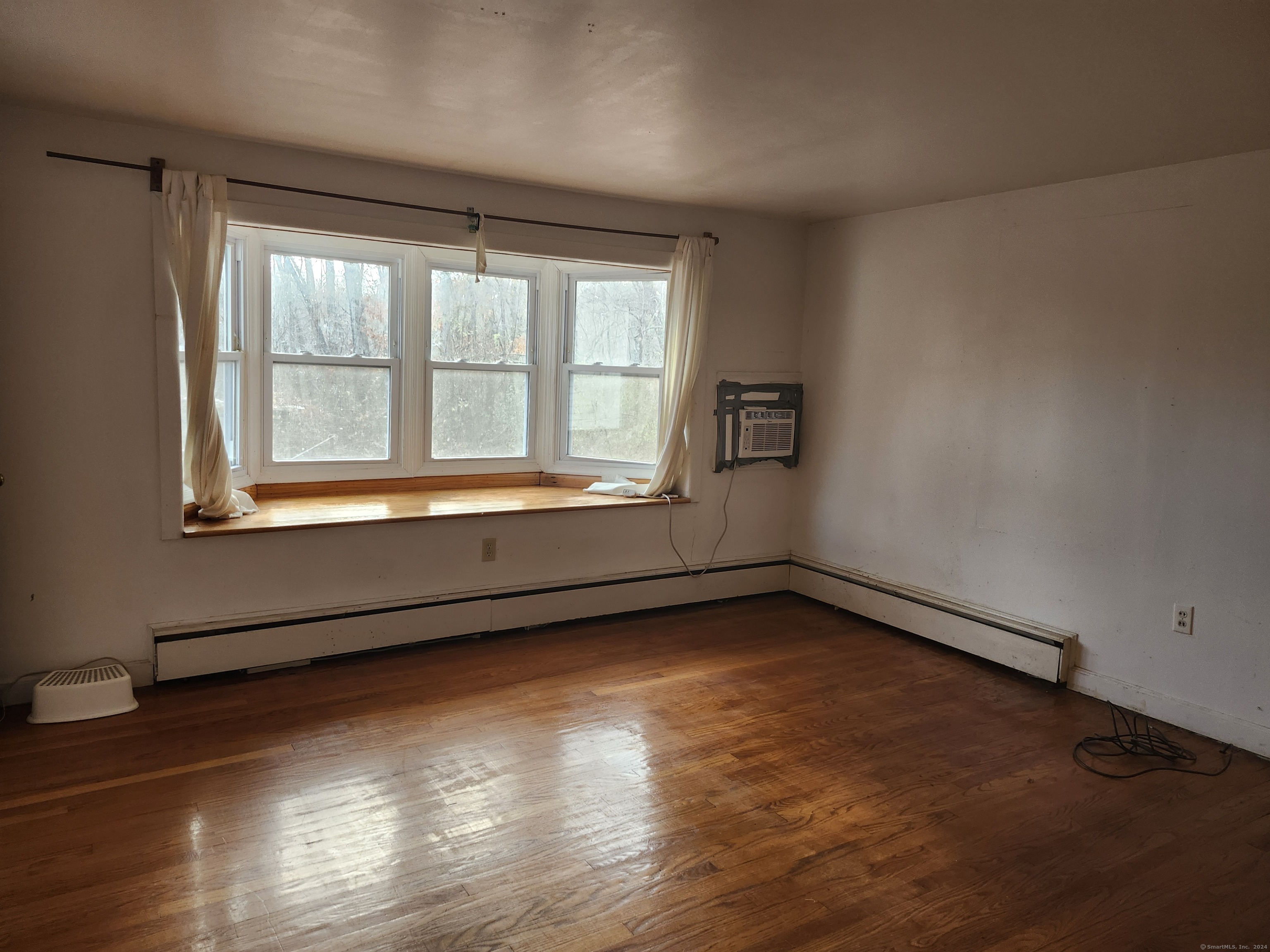 19 Meadowbrook Road