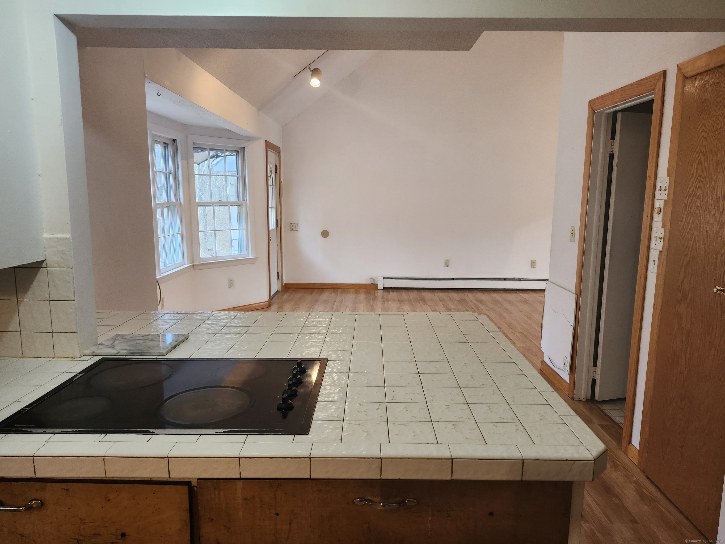 19 Meadowbrook Road