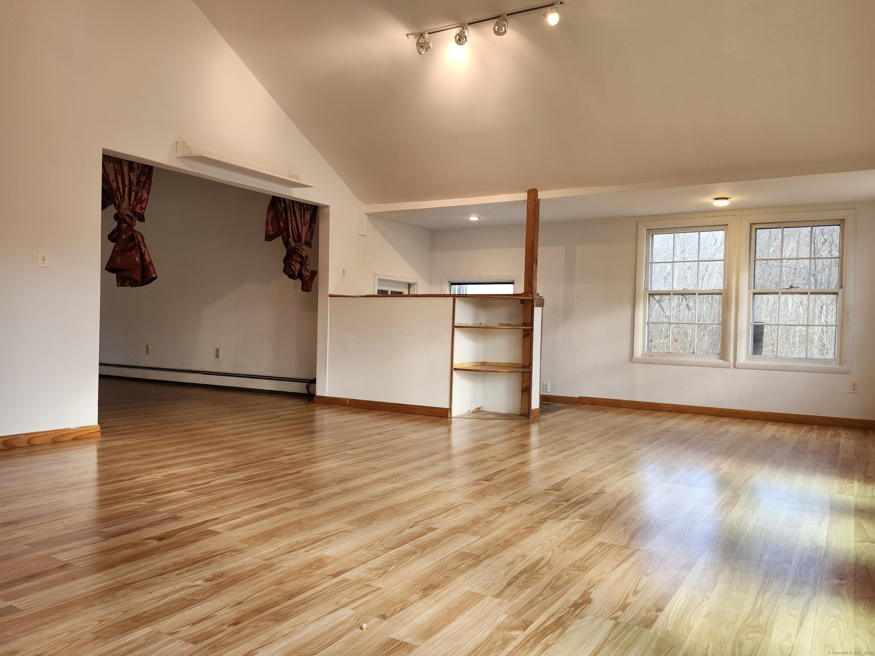 19 Meadowbrook Road