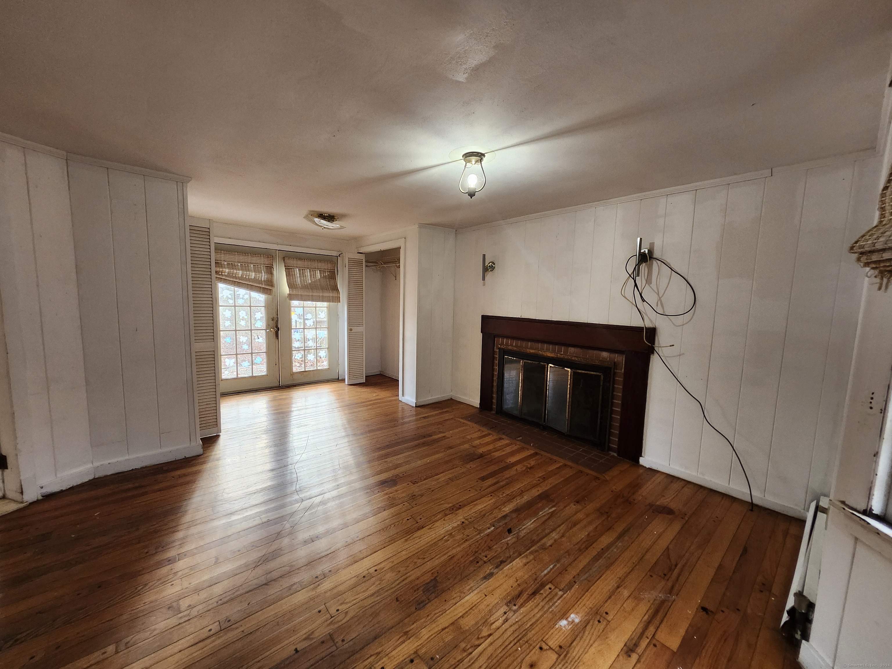 19 Meadowbrook Road