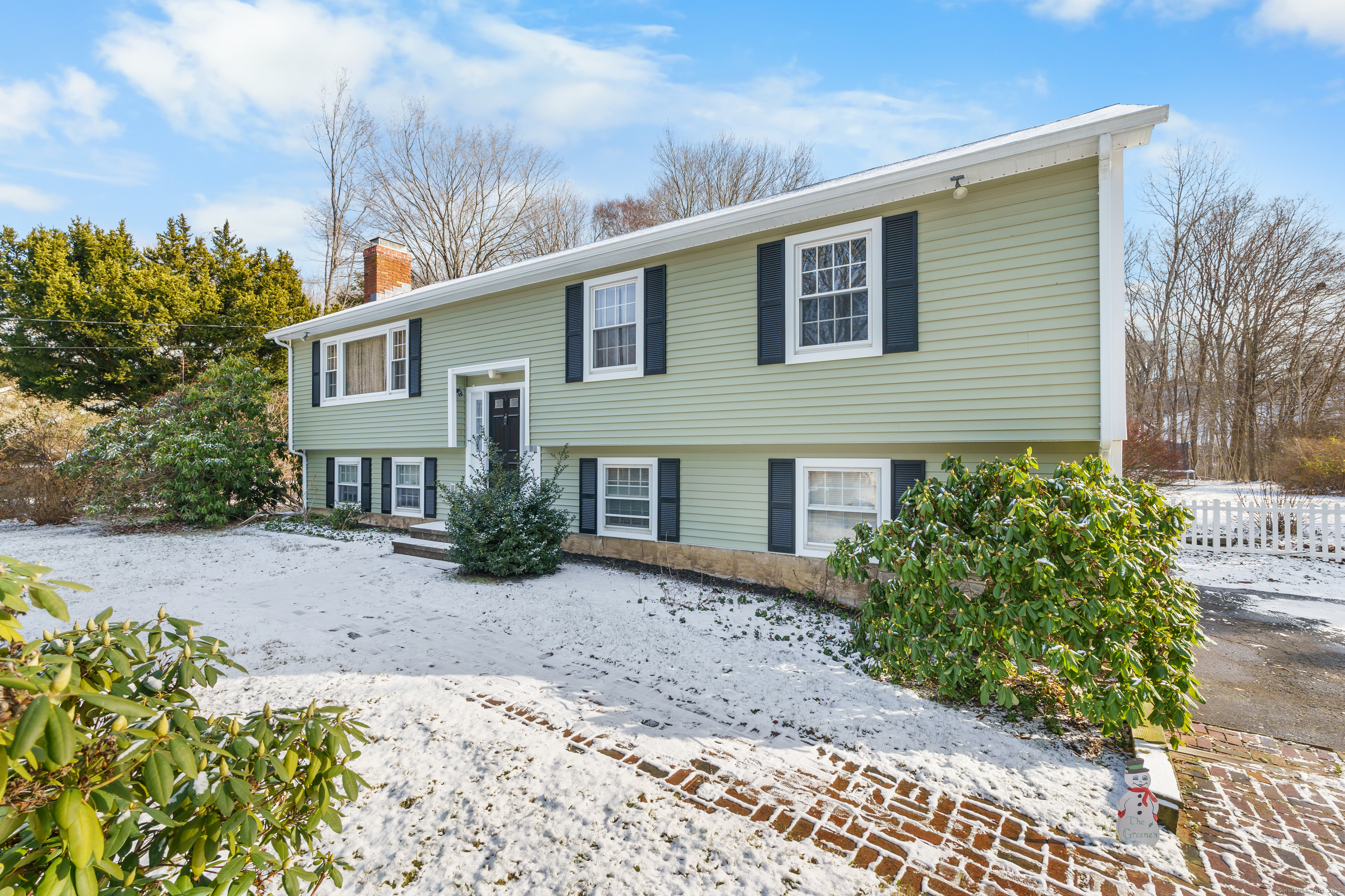 111 Crossfield Road