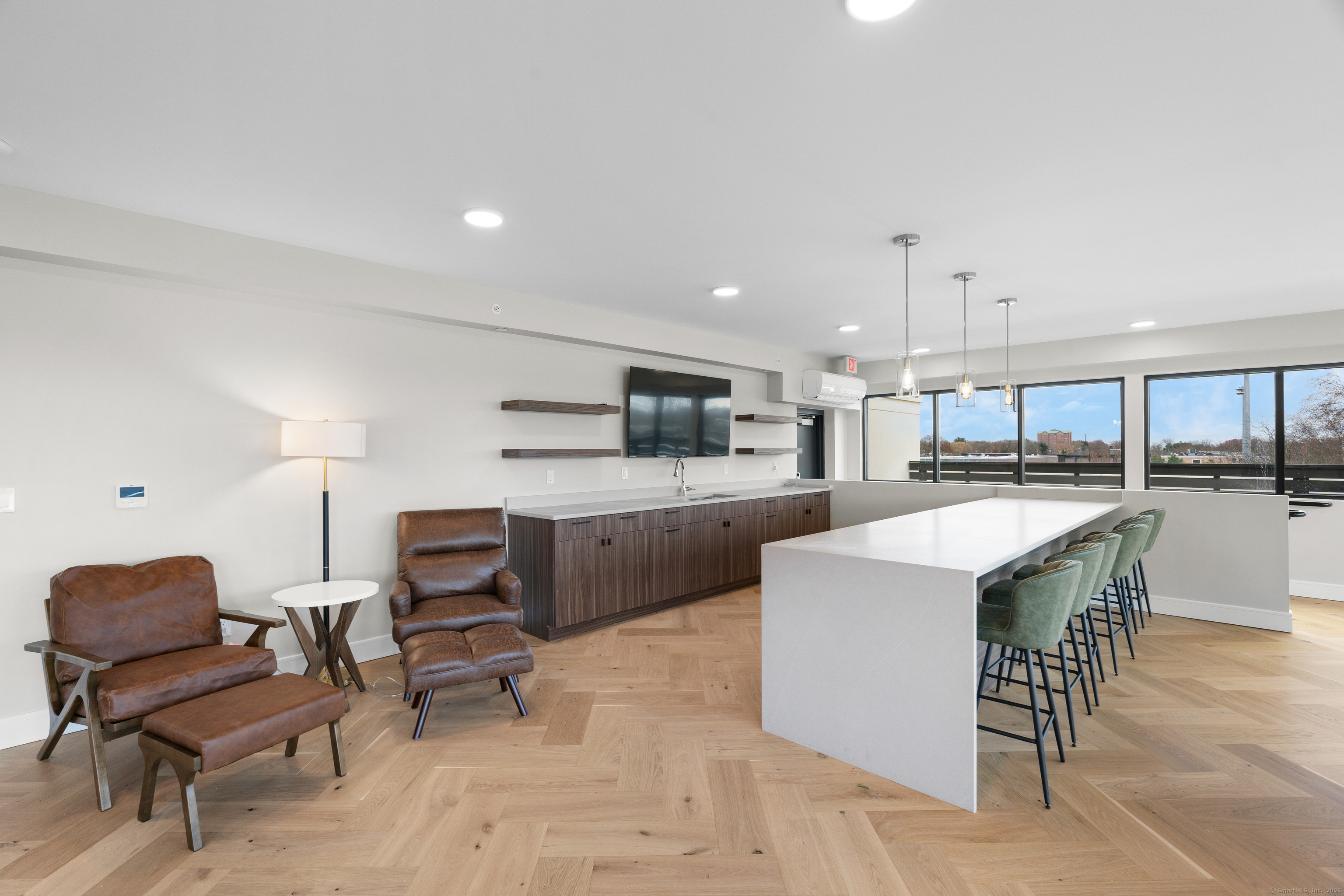 5545 Park Avenue 402