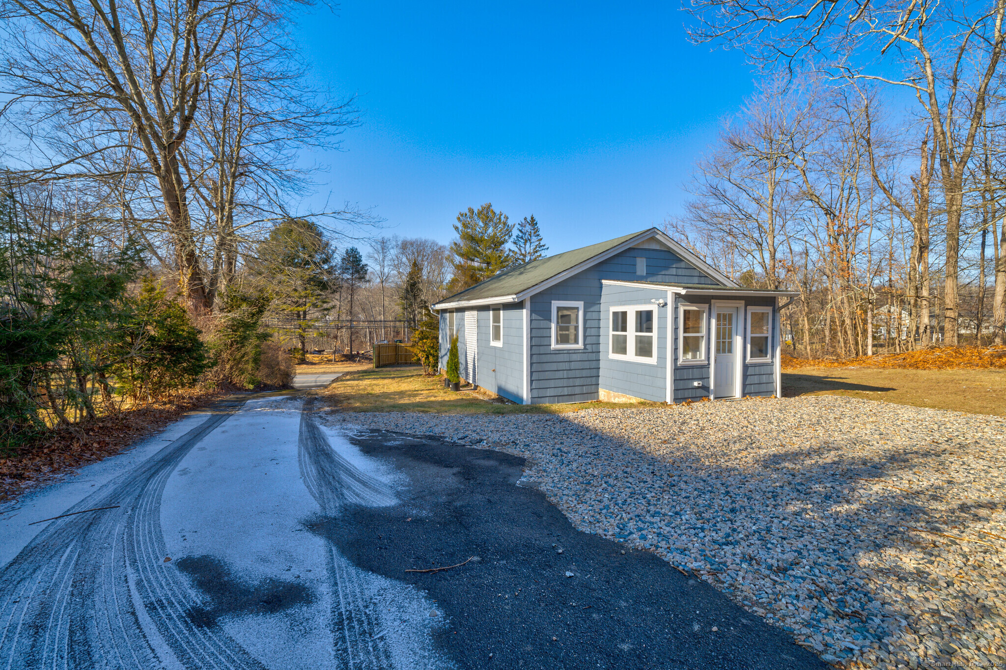 2255 Foxon Road
