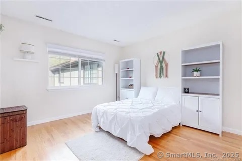 12 Pond Hollow Drive 12
