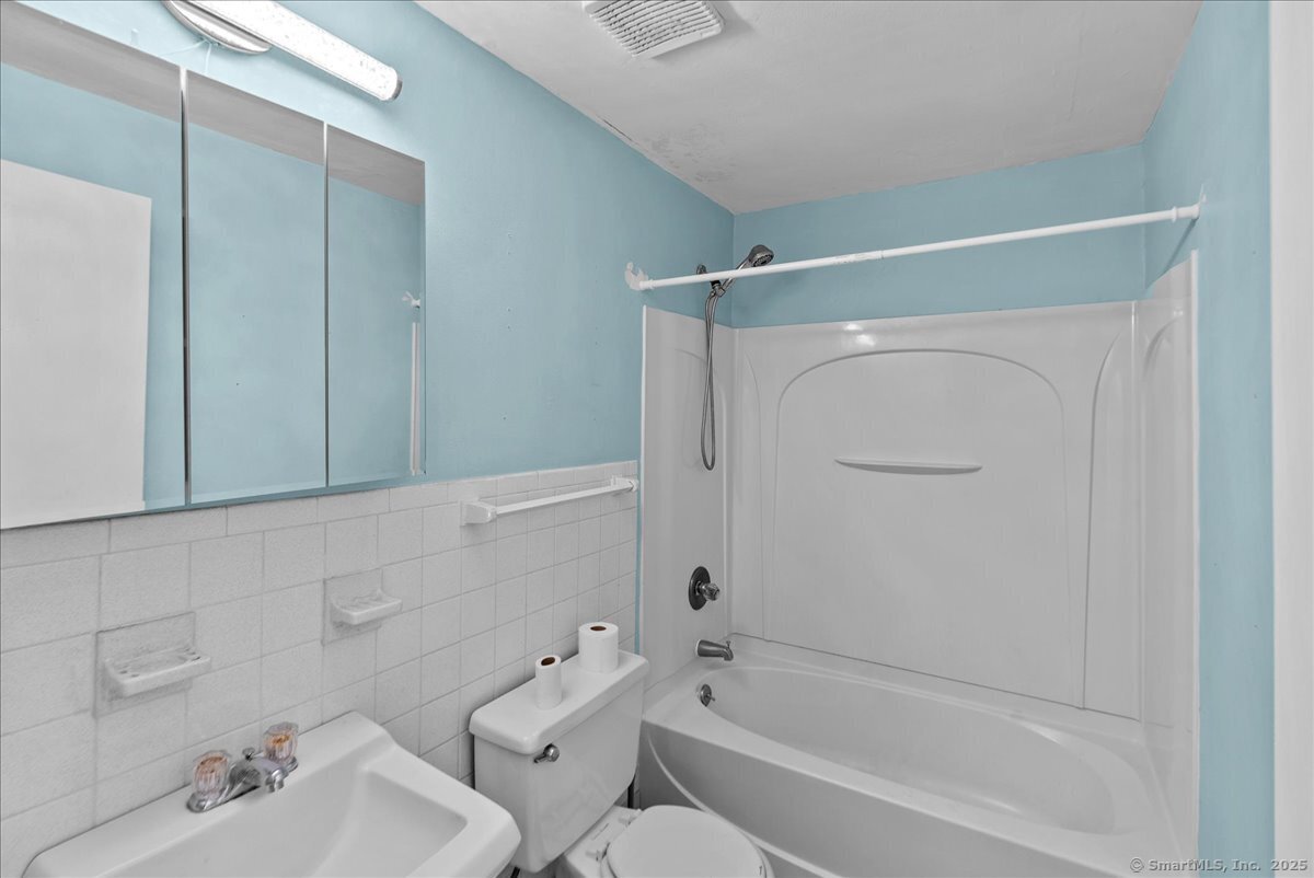 55 Porter Avenue APT 2F
