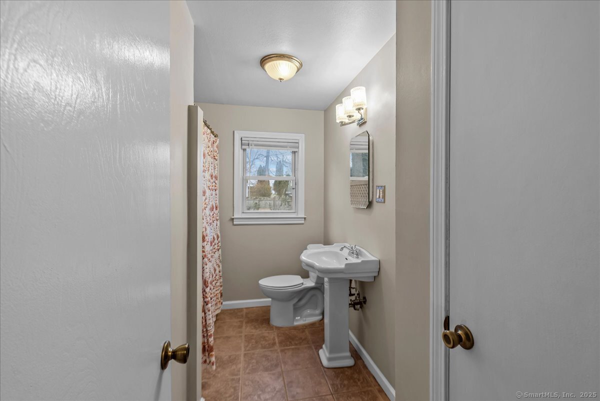 27 Mohawk Drive