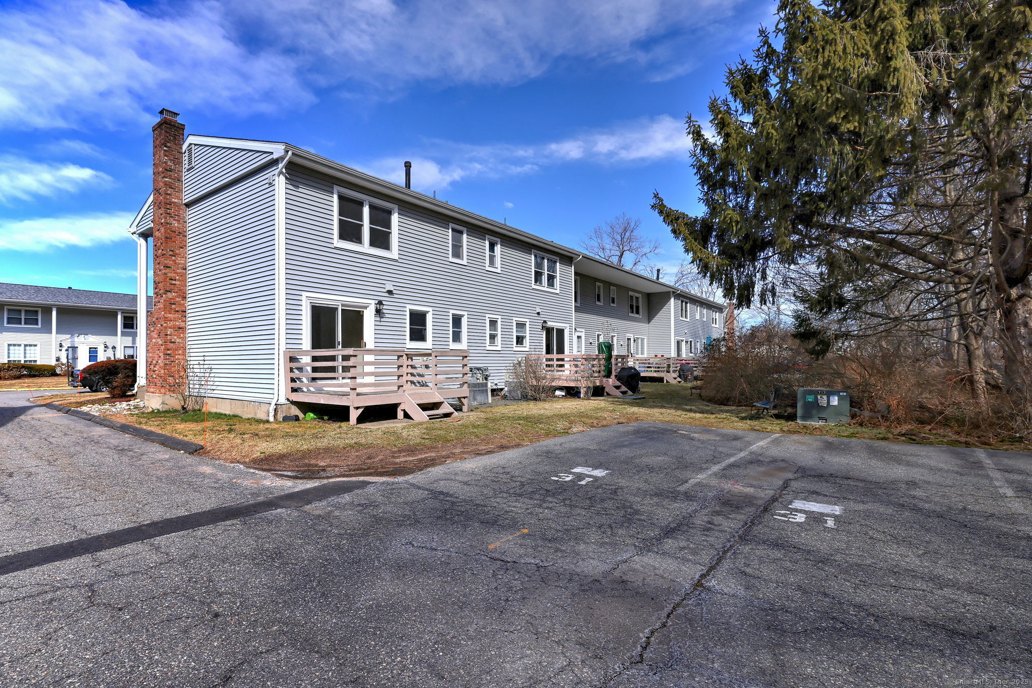 31 Carriage Path North 31