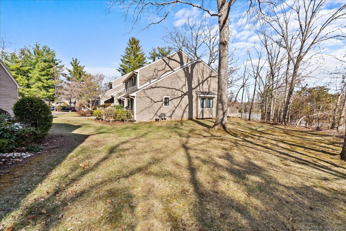 32 Pequot Drive 32