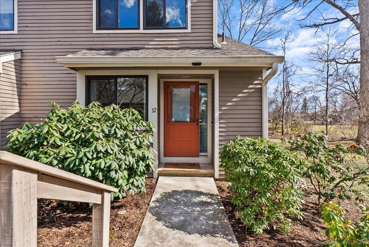 32 Pequot Drive 32