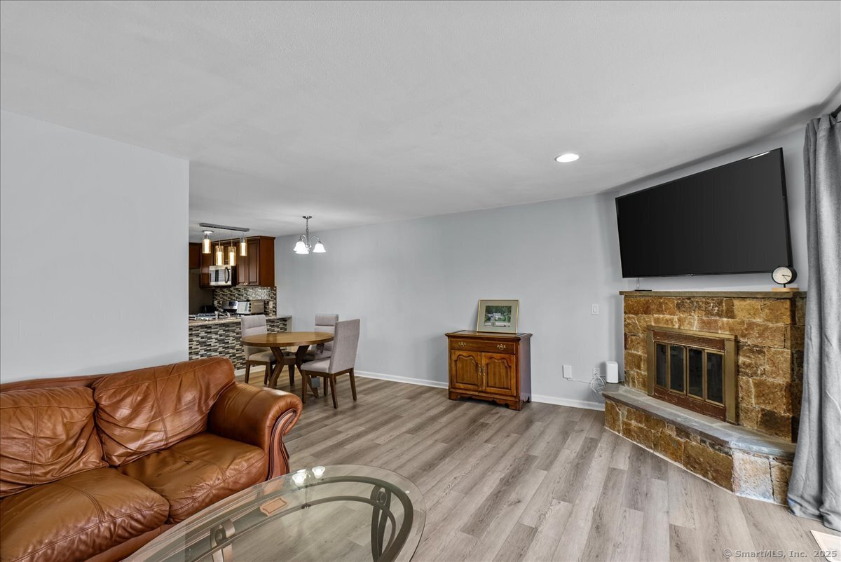 32 Pequot Drive 32