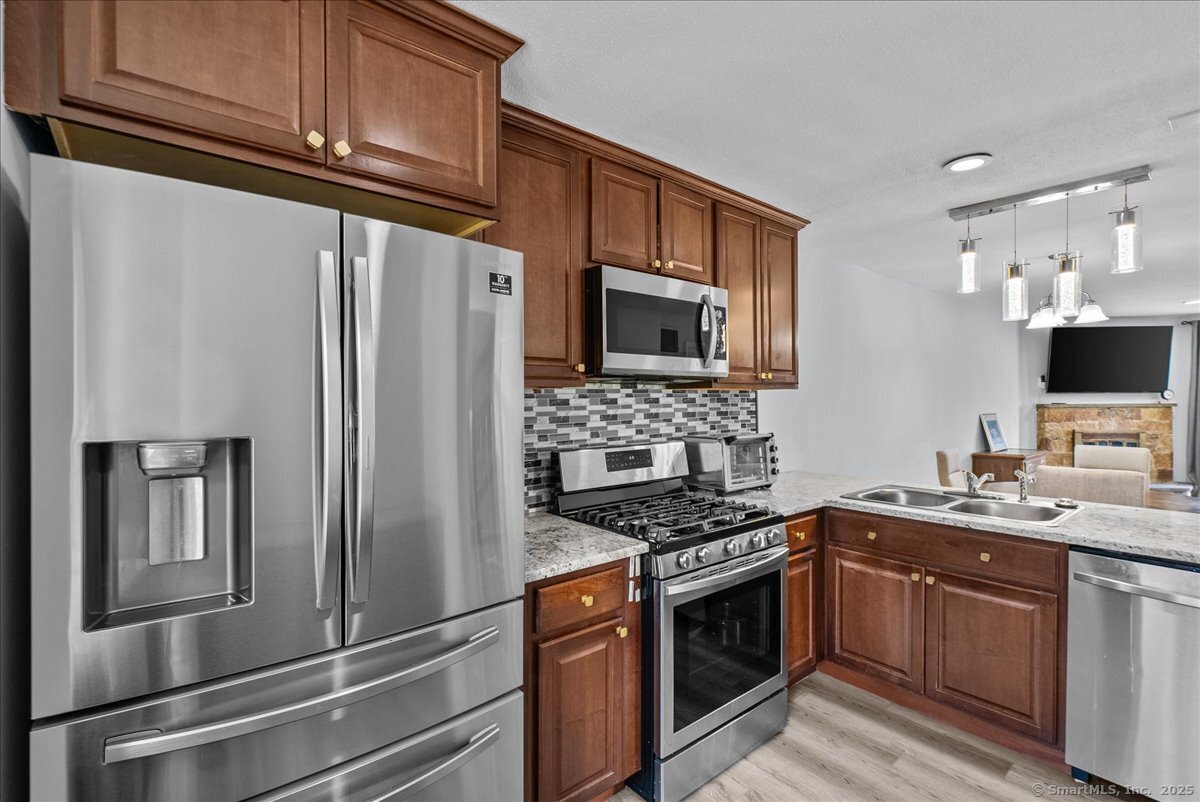 32 Pequot Drive 32