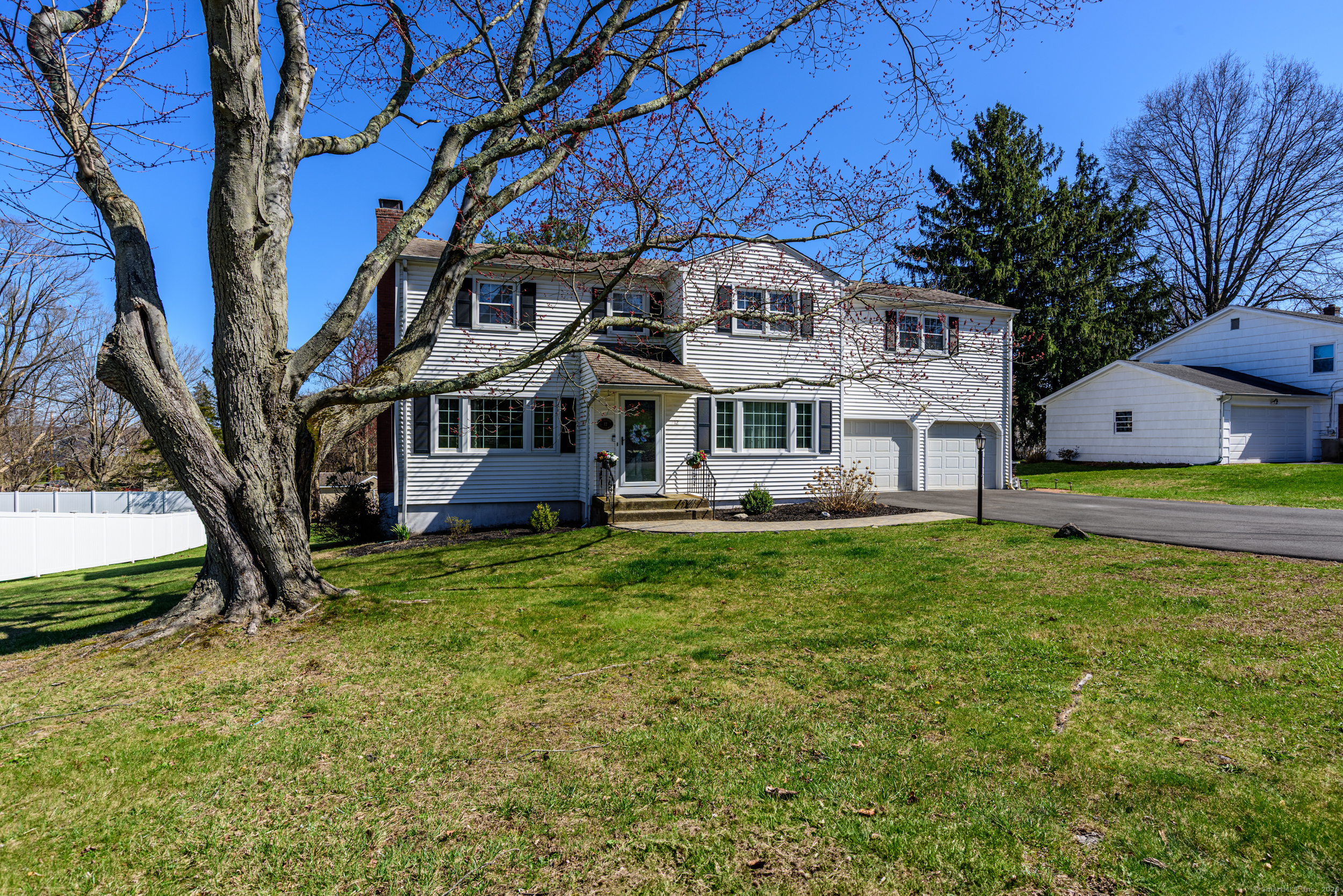 12 Windsor Road East