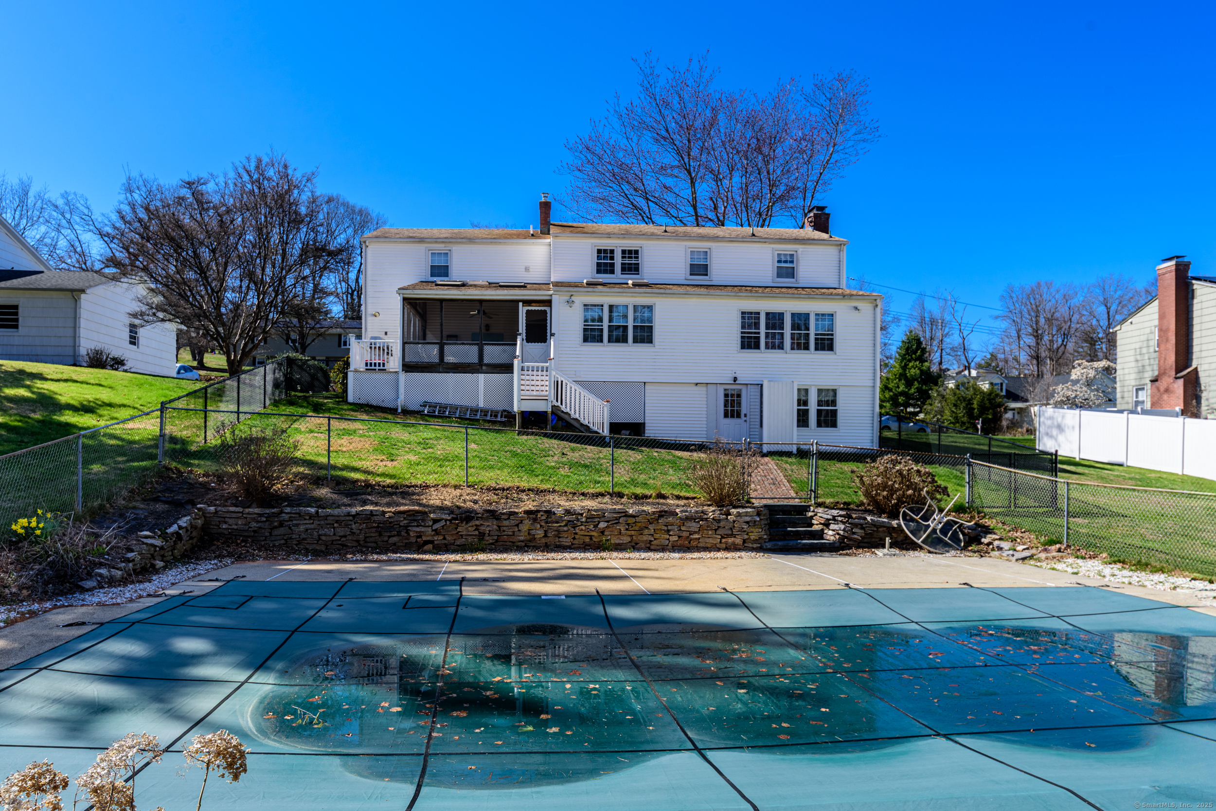12 Windsor Road East