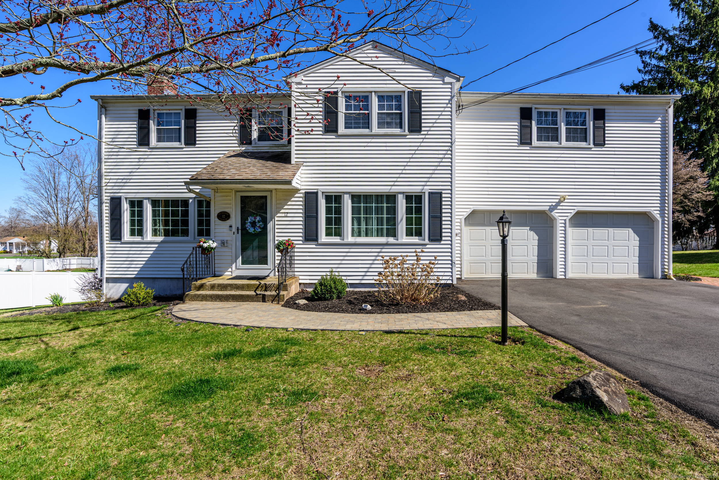 12 Windsor Road East