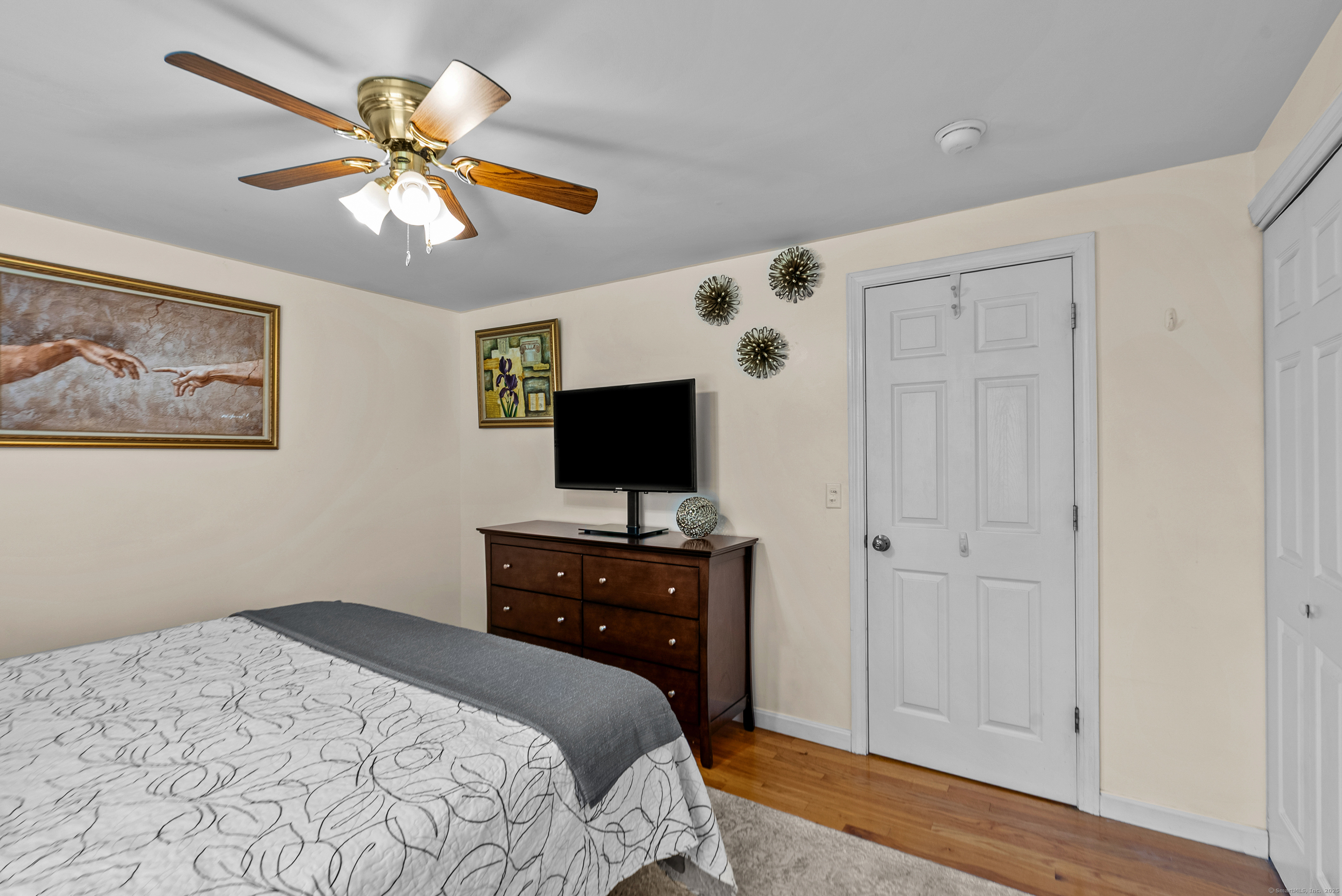 33 Russell Street APT 4