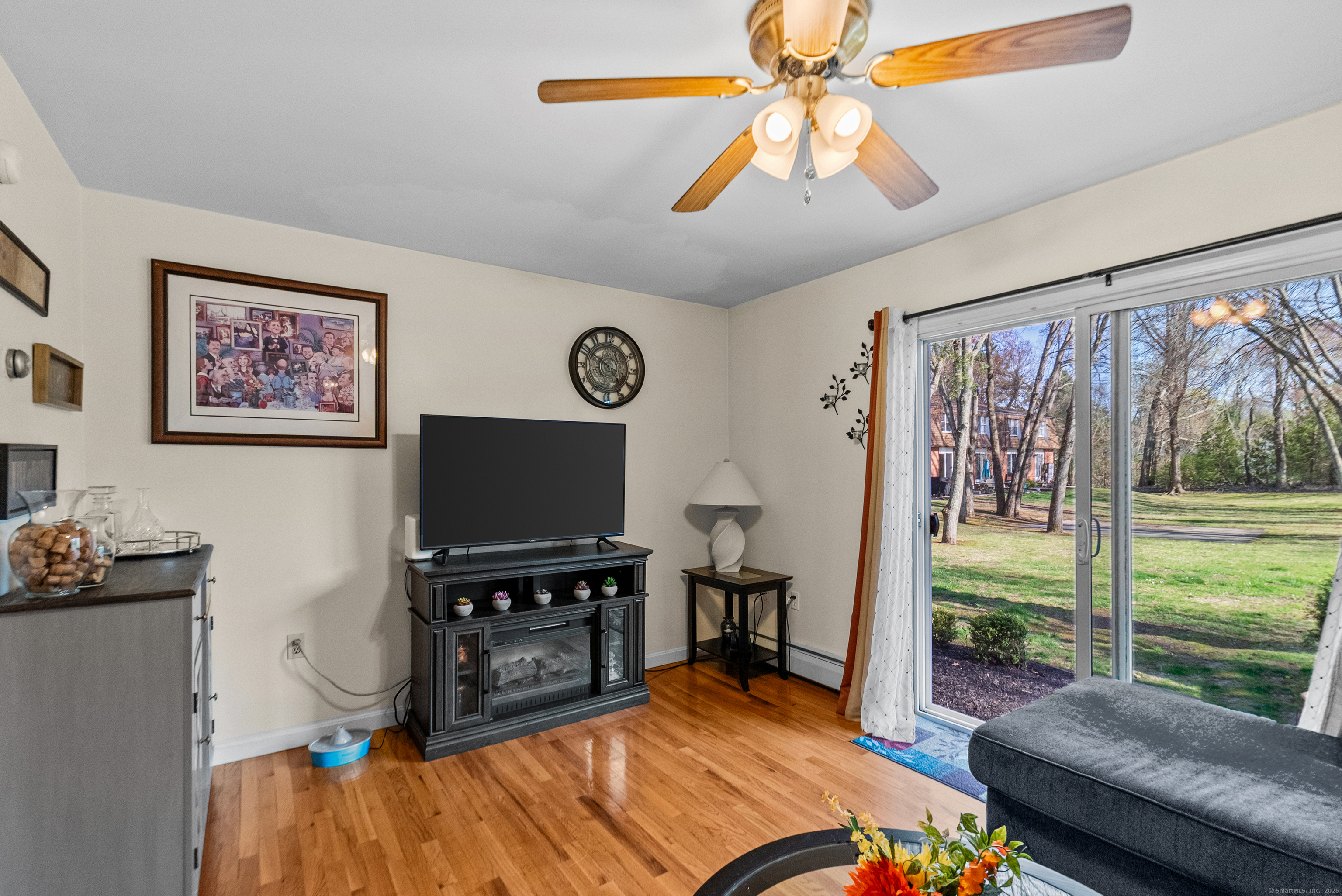 33 Russell Street APT 4