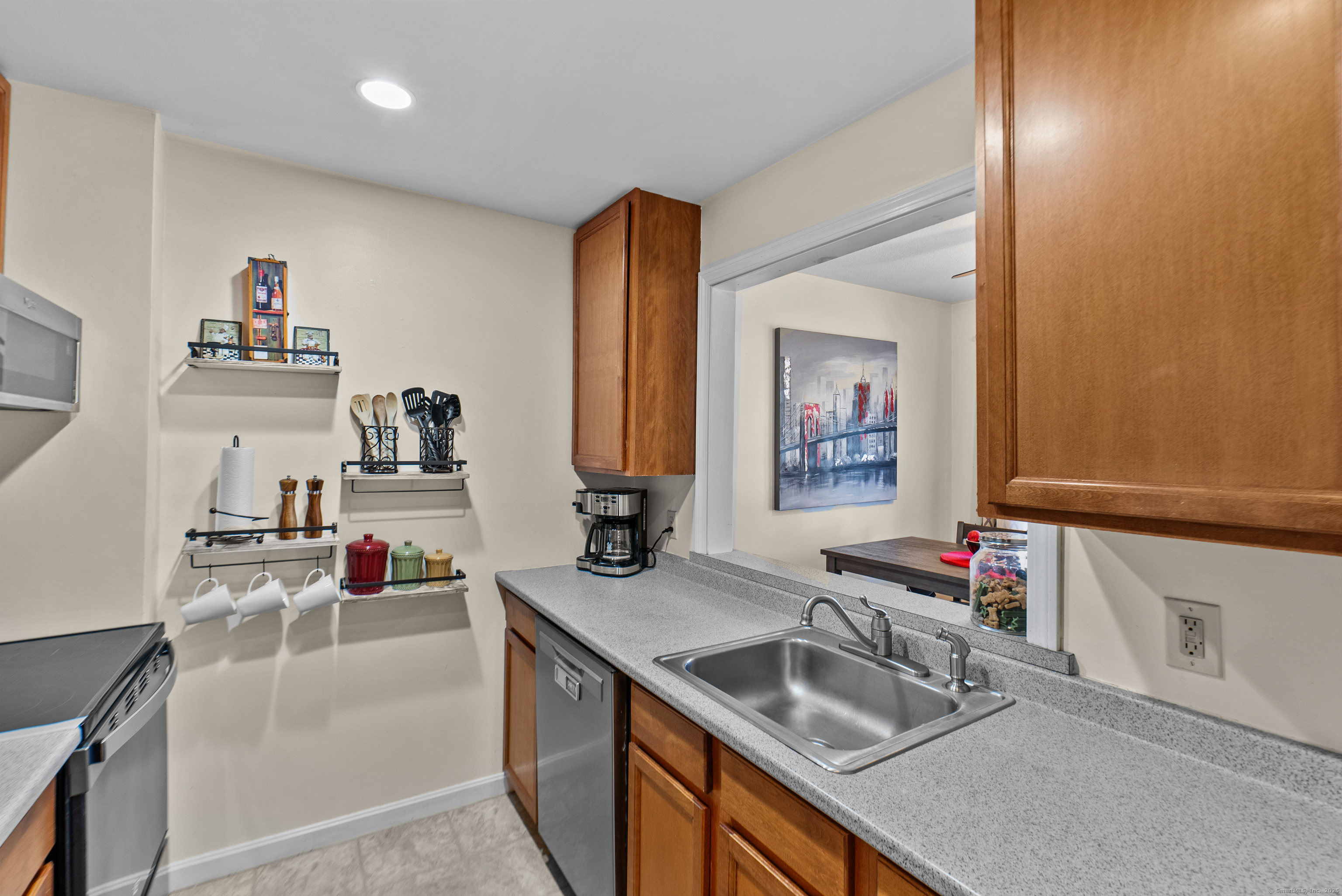 33 Russell Street APT 4
