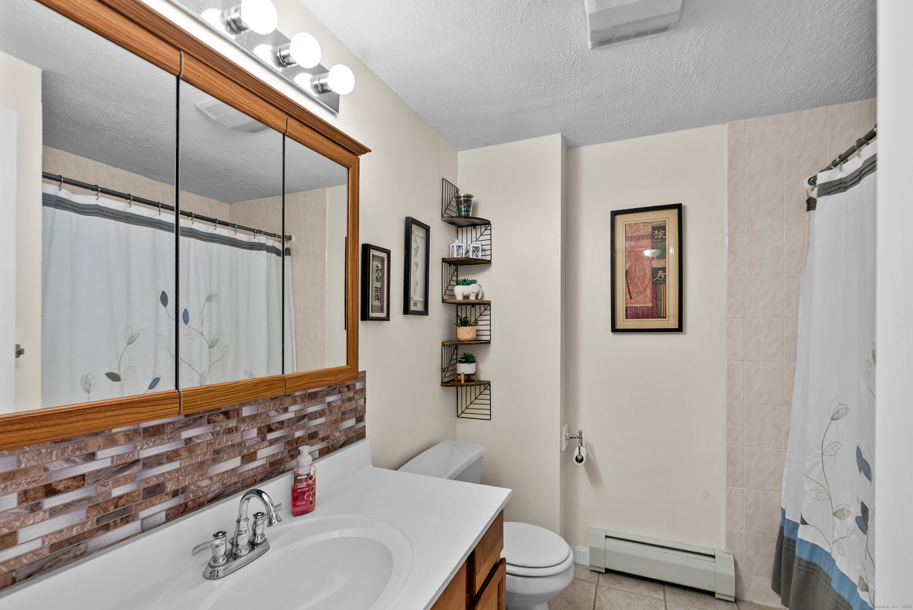 33 Russell Street APT 4