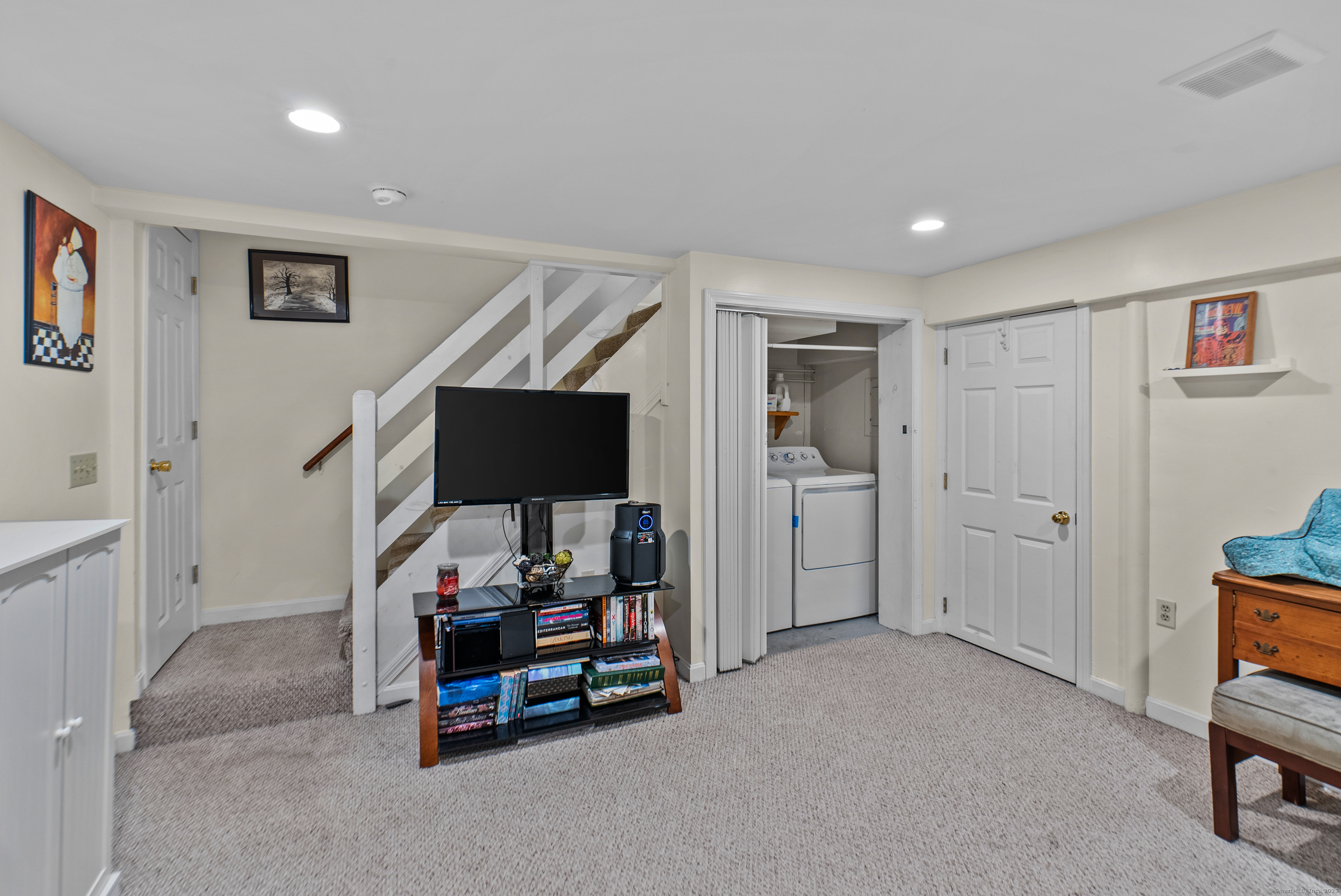 33 Russell Street APT 4
