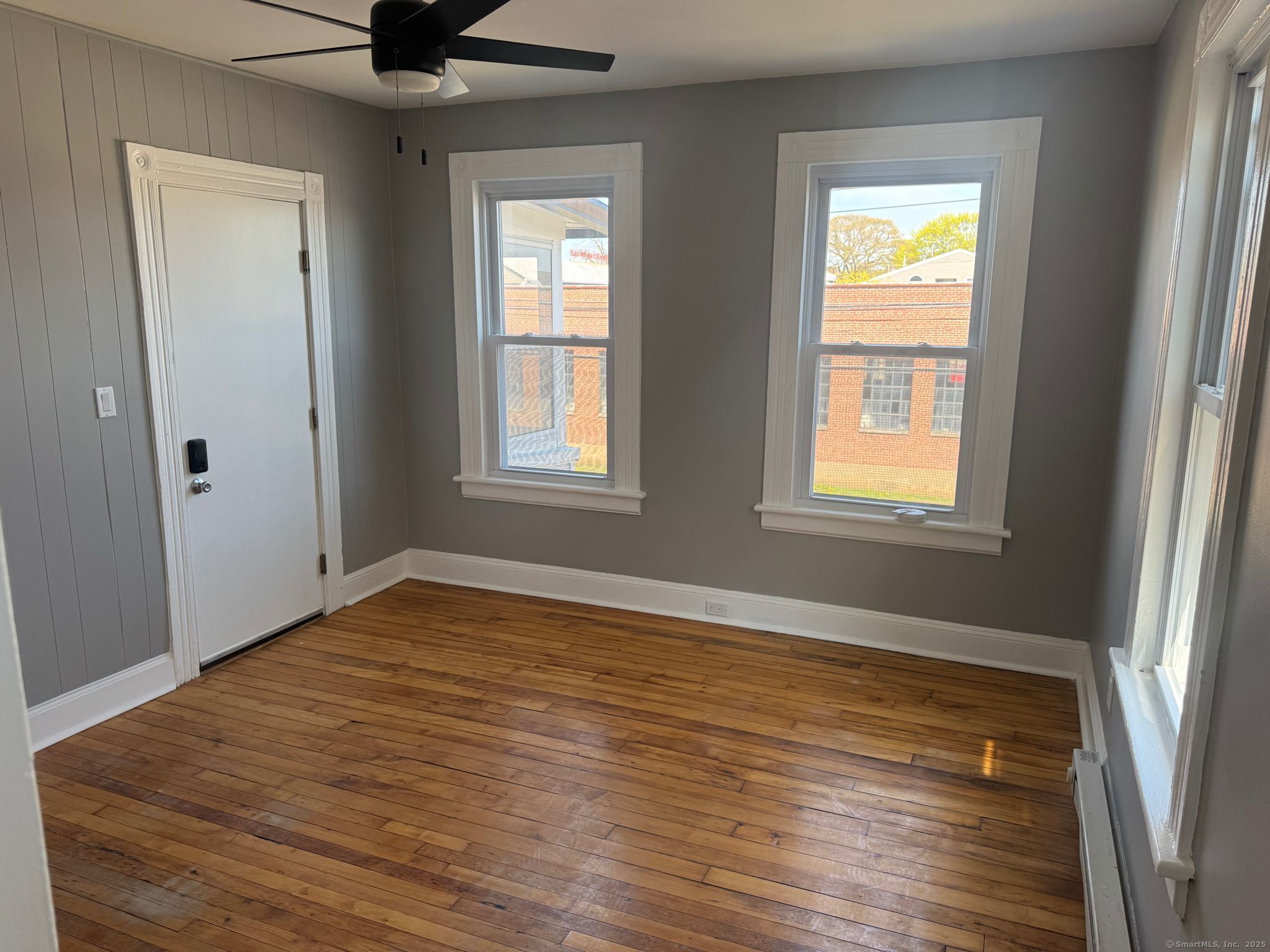 115 Fox Street 2nd Floor